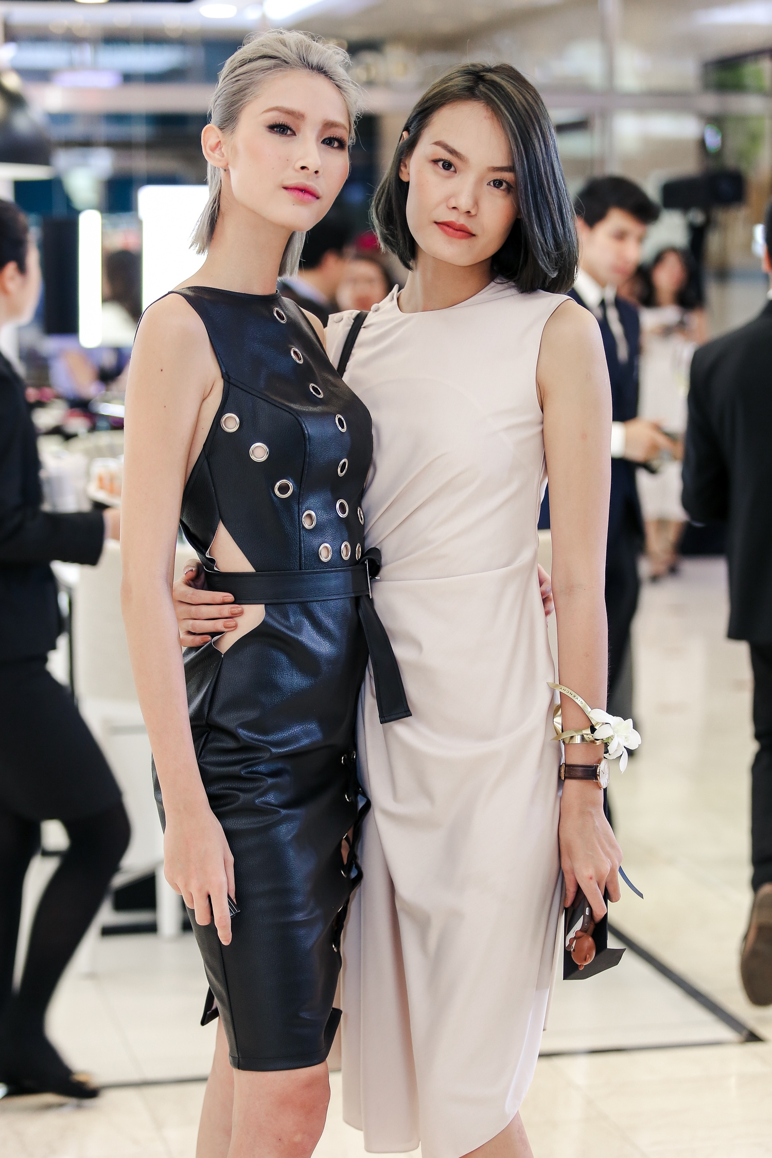 Thanh Hang dien mot vest 'giau quan' anh 5