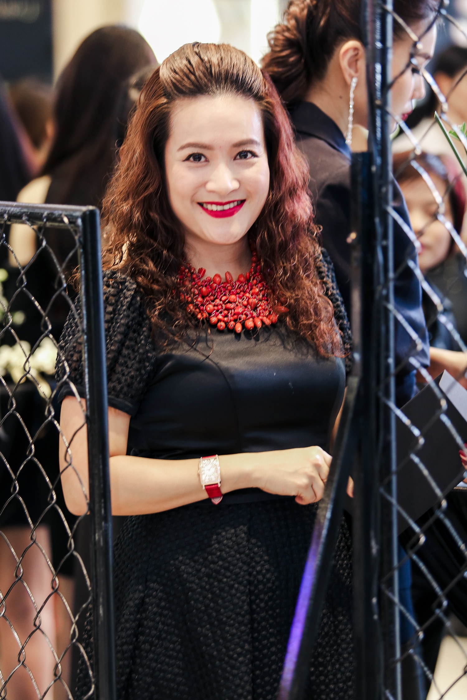 Thanh Hang dien mot vest 'giau quan' anh 8