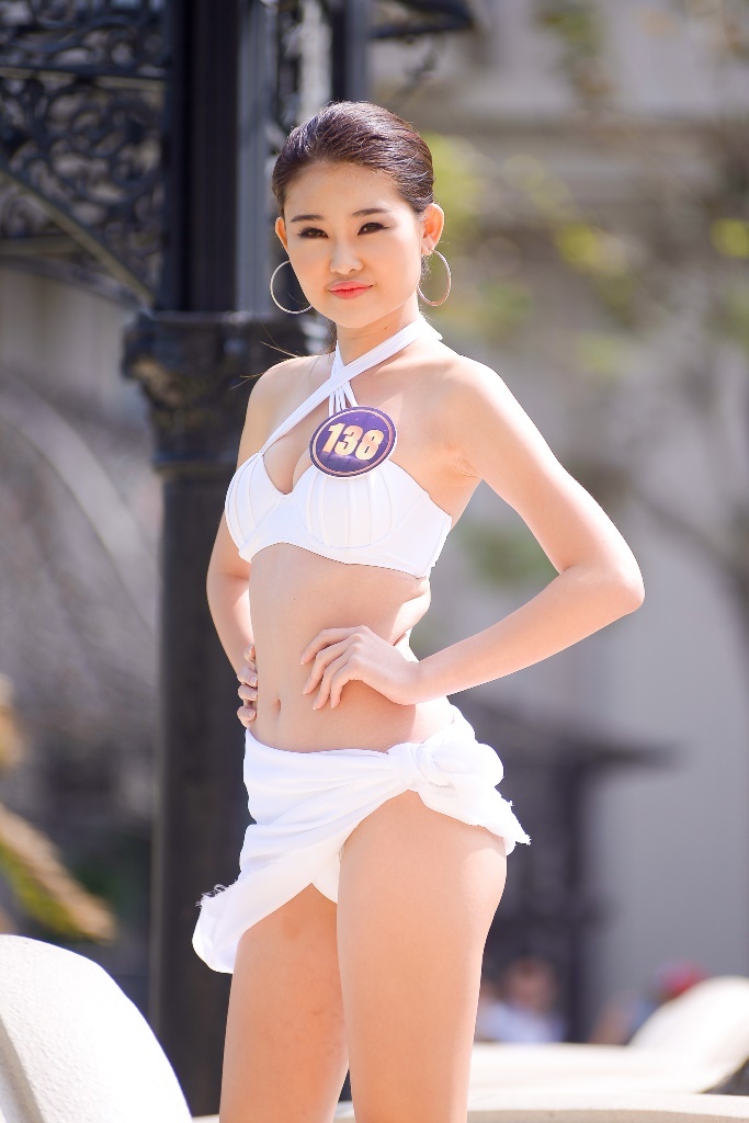Thi sinh Hoa khoi Du lich trinh dien bikini anh 3