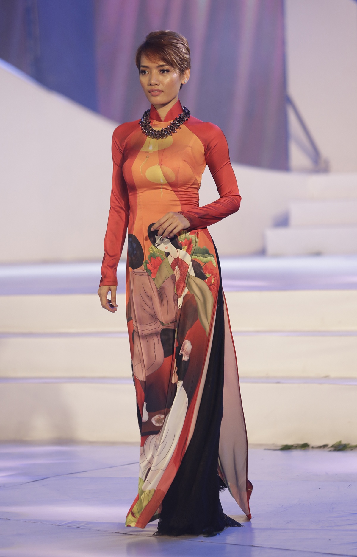 Ao dai hoa tiet 'Truyen Kieu' anh 4