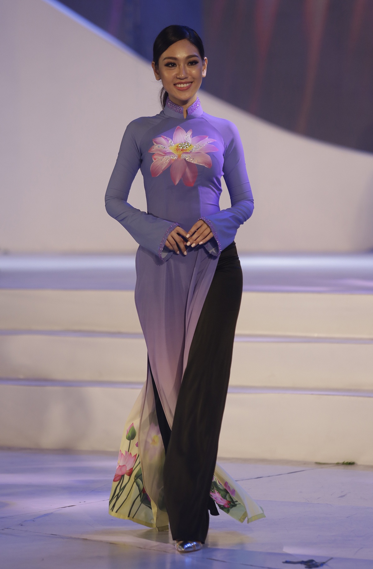 Ao dai hoa tiet 'Truyen Kieu' anh 7
