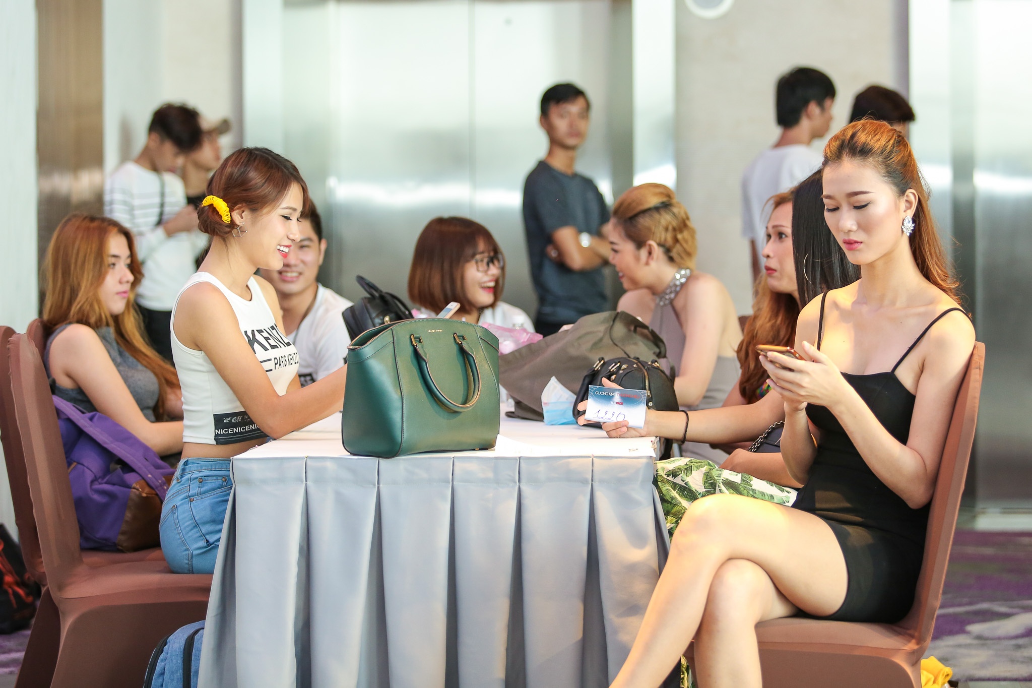 Chi gai Nam Em di casting The Face anh 8