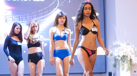 Dan thi sinh The Face khoe hinh the voi bikini hinh anh