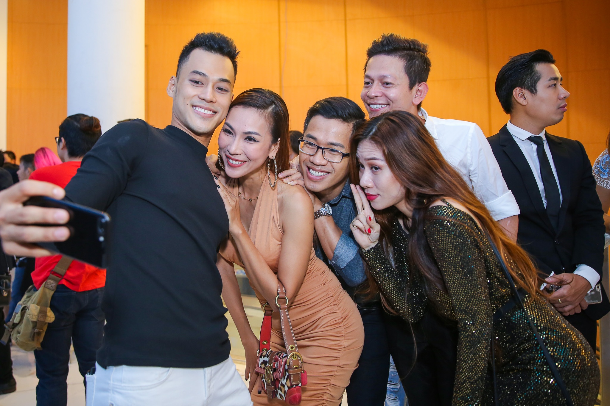 Hoai Lam du tiec cuoi Mai Quoc Viet cung ban gai anh 7