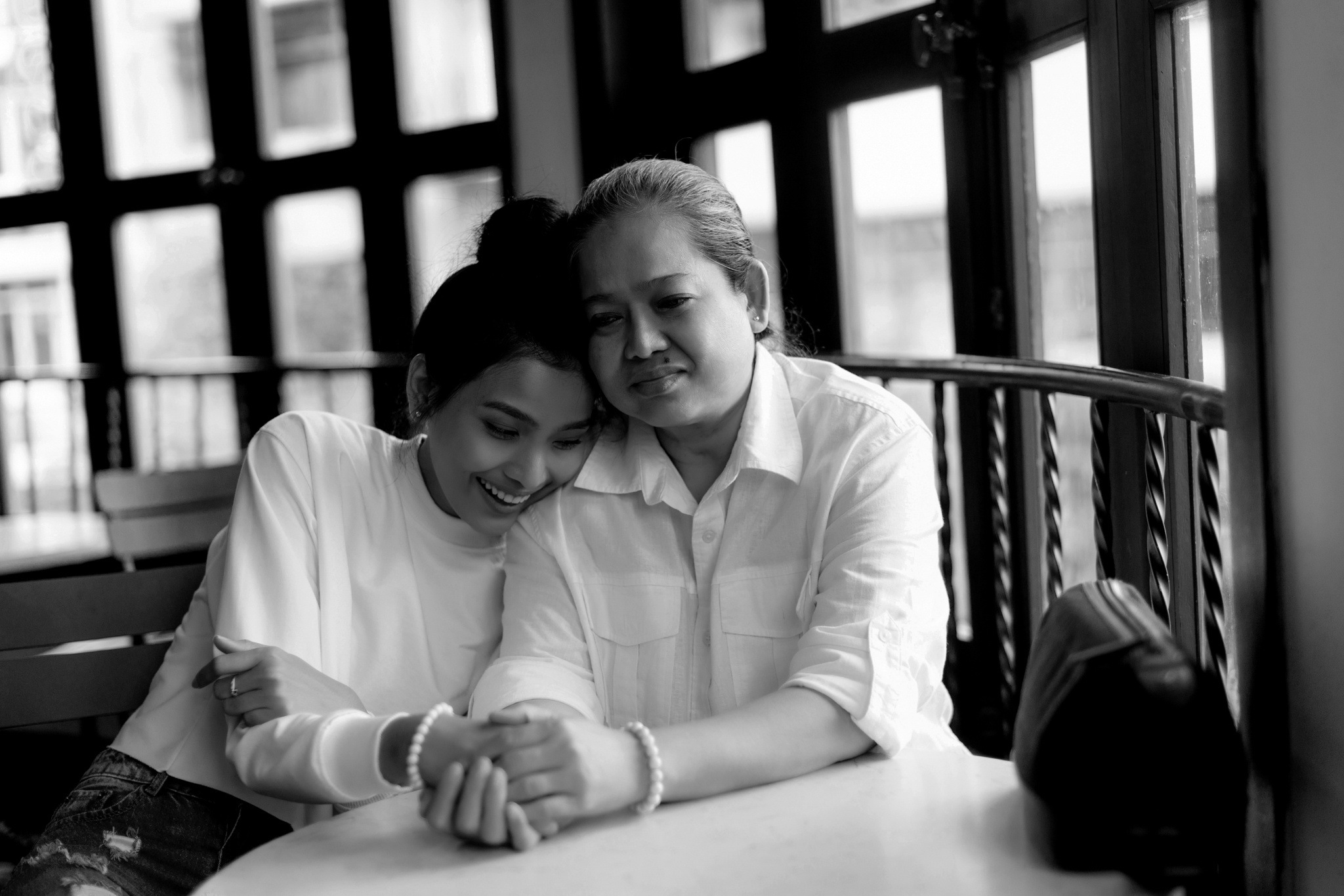 Truong Thi May khong bao gio de me xach nang anh 3