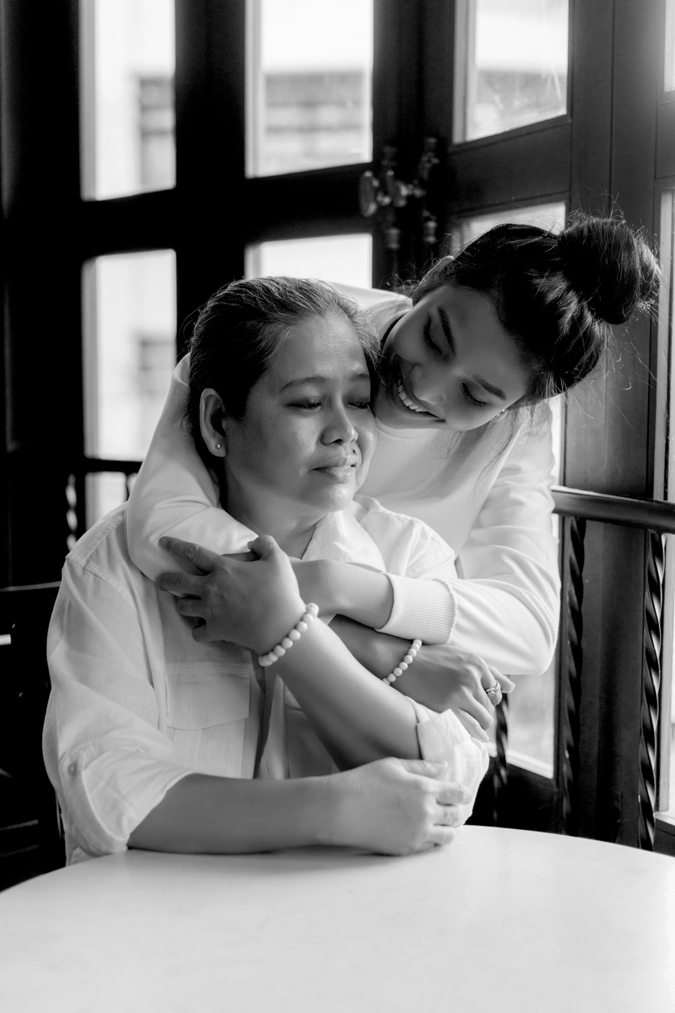 Truong Thi May khong bao gio de me xach nang anh 2