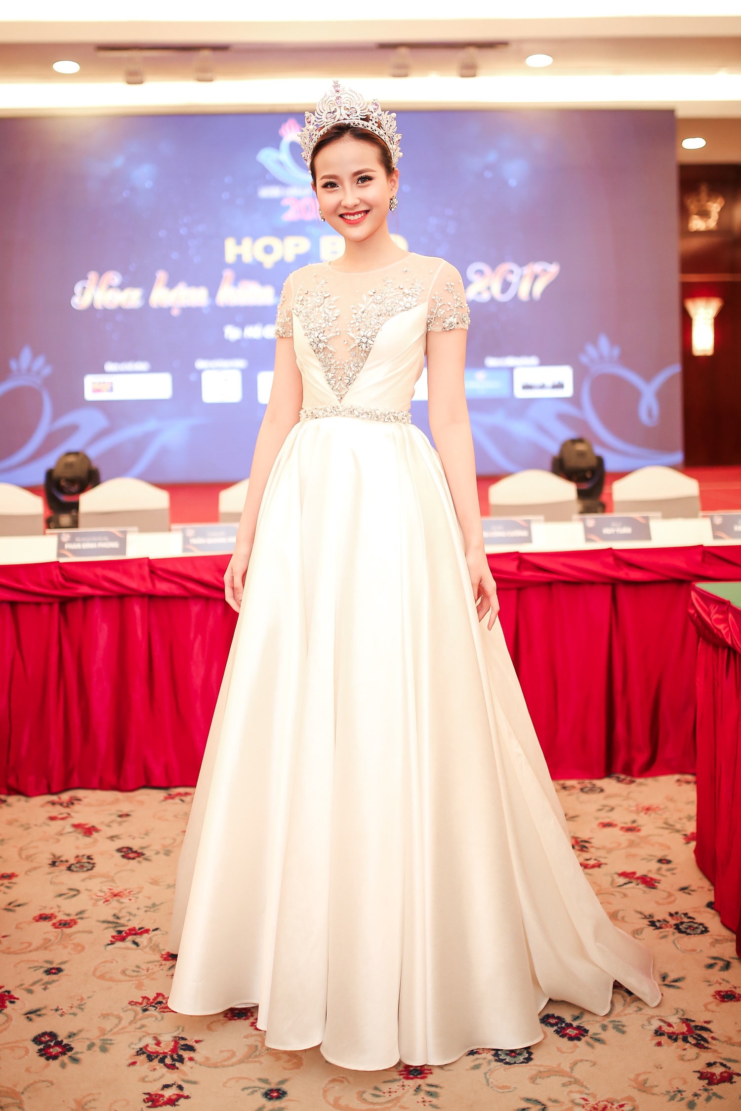 Nguyễn Thị Thành đi sự kiện ảnh 4 Nguyen Thi Thanh di su kien anh 4