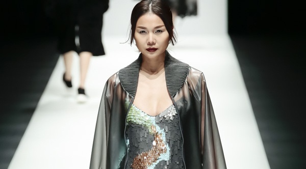 Thanh Hang lam vedette noi bat giua dan mau Nhat Ban hinh anh