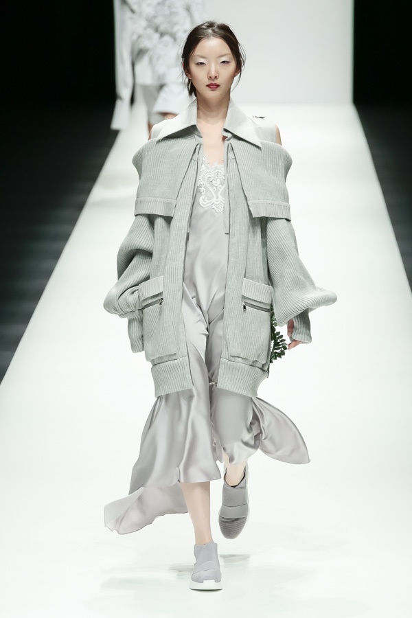 Thanh Hang lam vedette BST Em Hoa anh 5