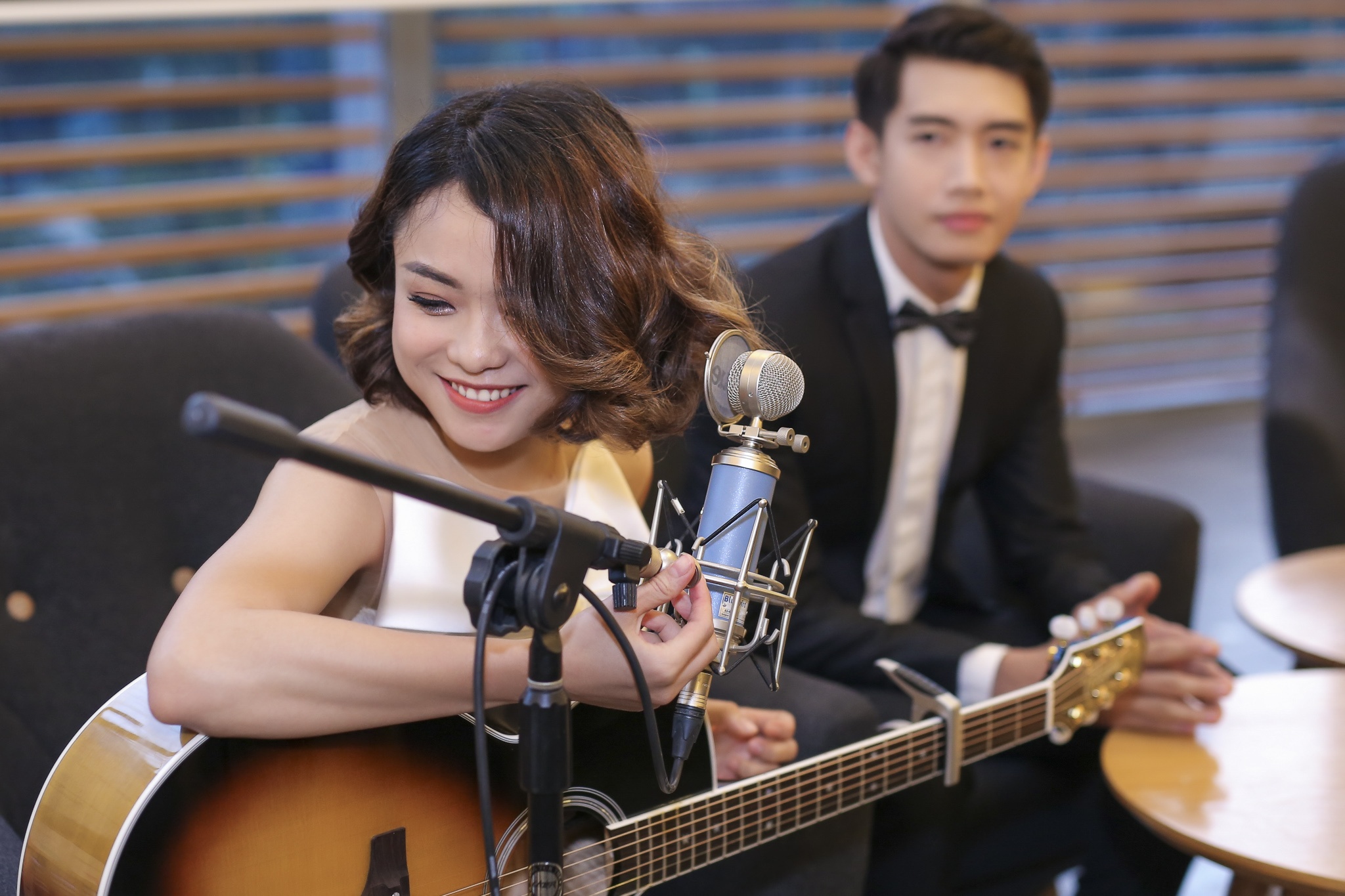 Thai Trinh - Quang Dang hon nhau anh 6