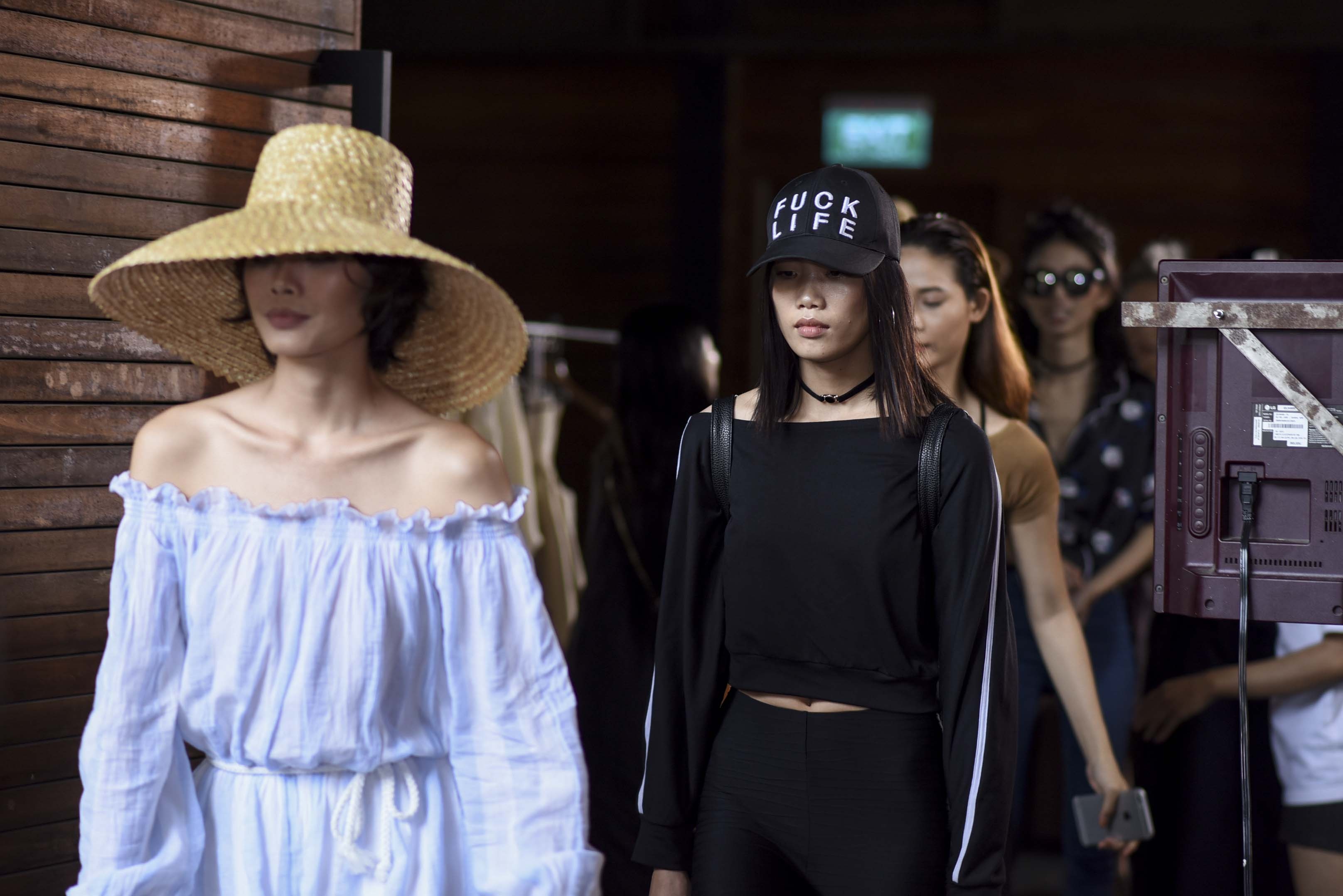 Lan Khue va dan mau tap catwalk anh 3