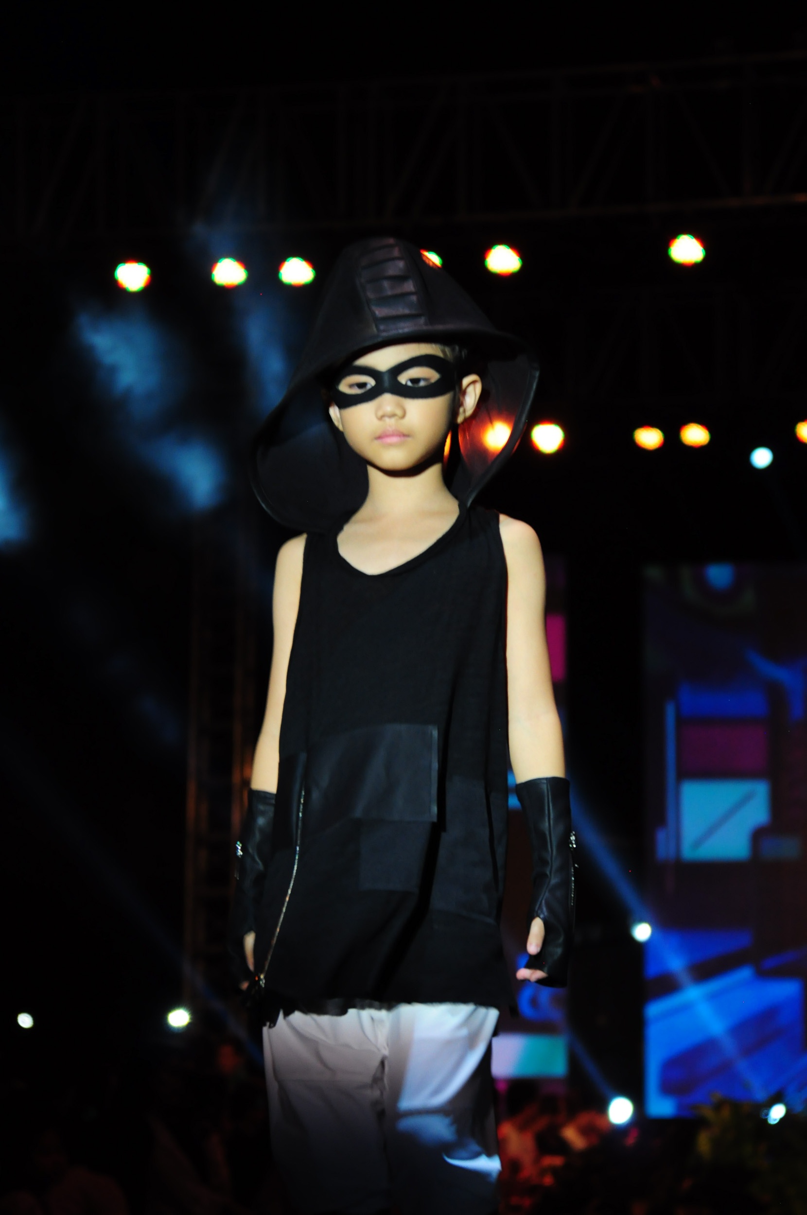 Tuan le Thoi trang nhi khoi dong anh 9