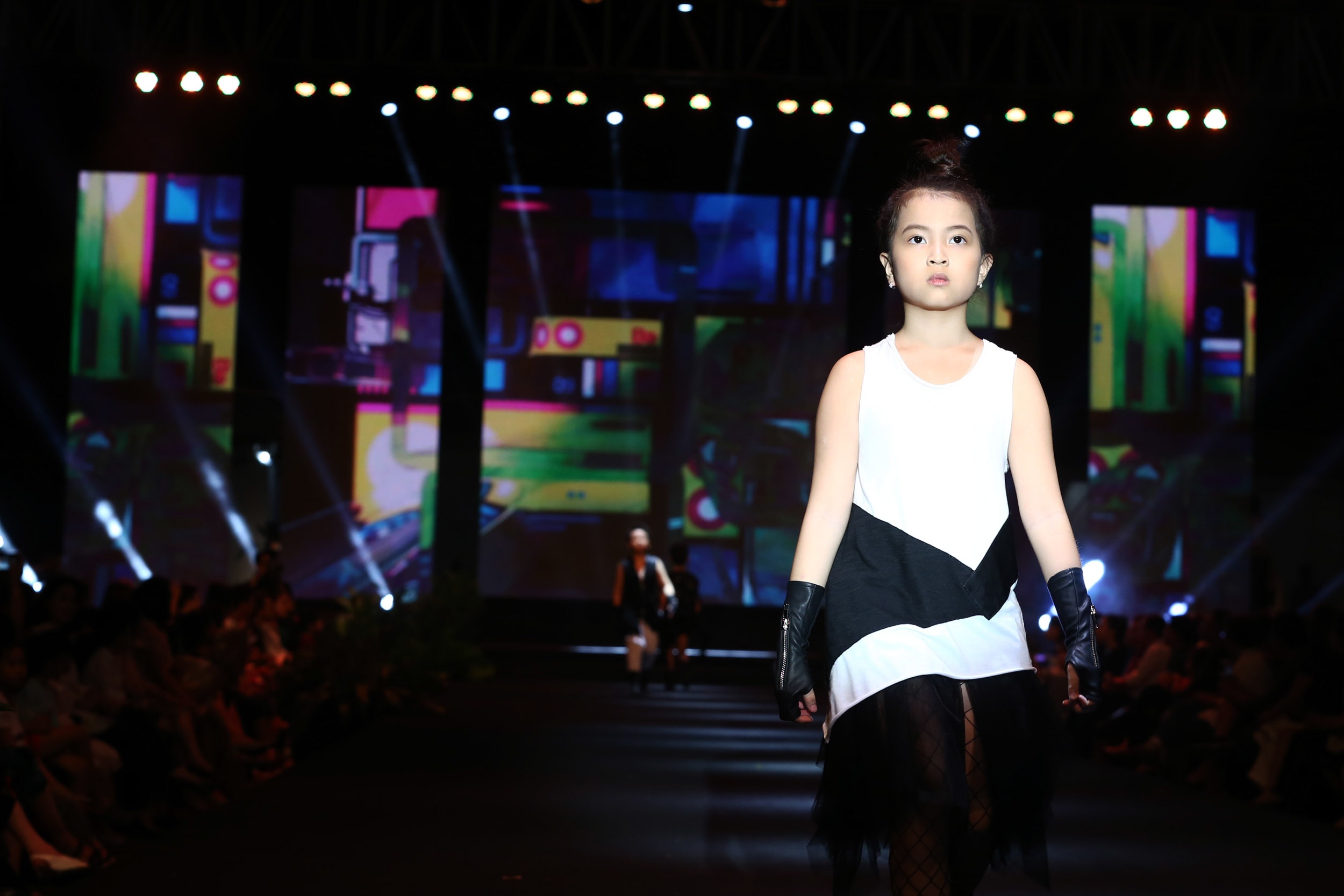 Tuan le Thoi trang nhi khoi dong anh 11