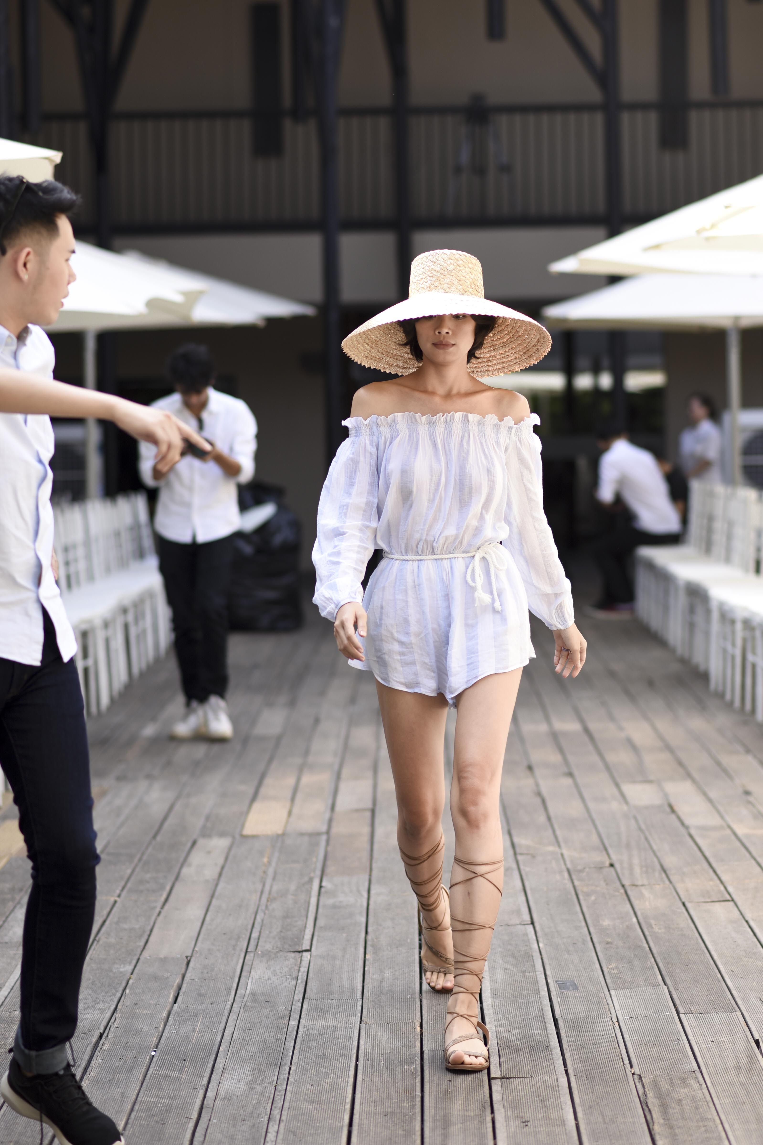 Lan Khue va dan mau tap catwalk anh 7