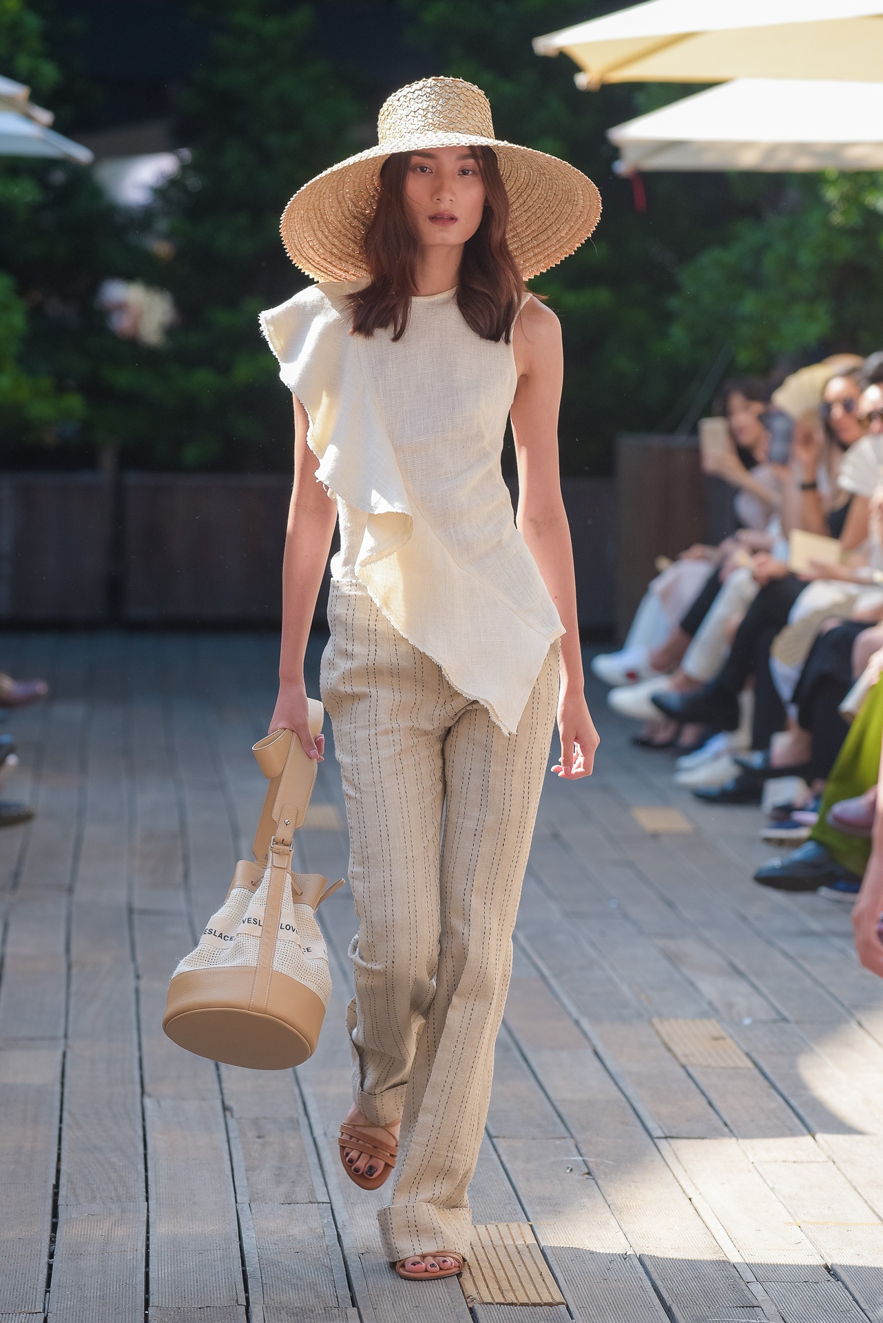 Lan Khue lam vedette show Lam Gia Khang anh 6