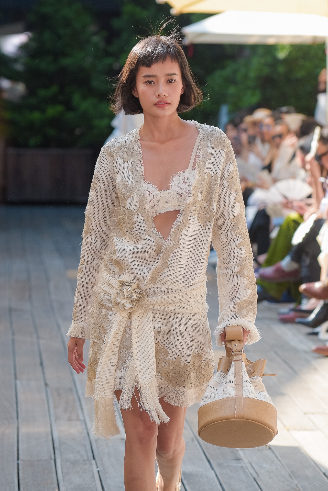 Lan Khue lam vedette show Lam Gia Khang anh 9