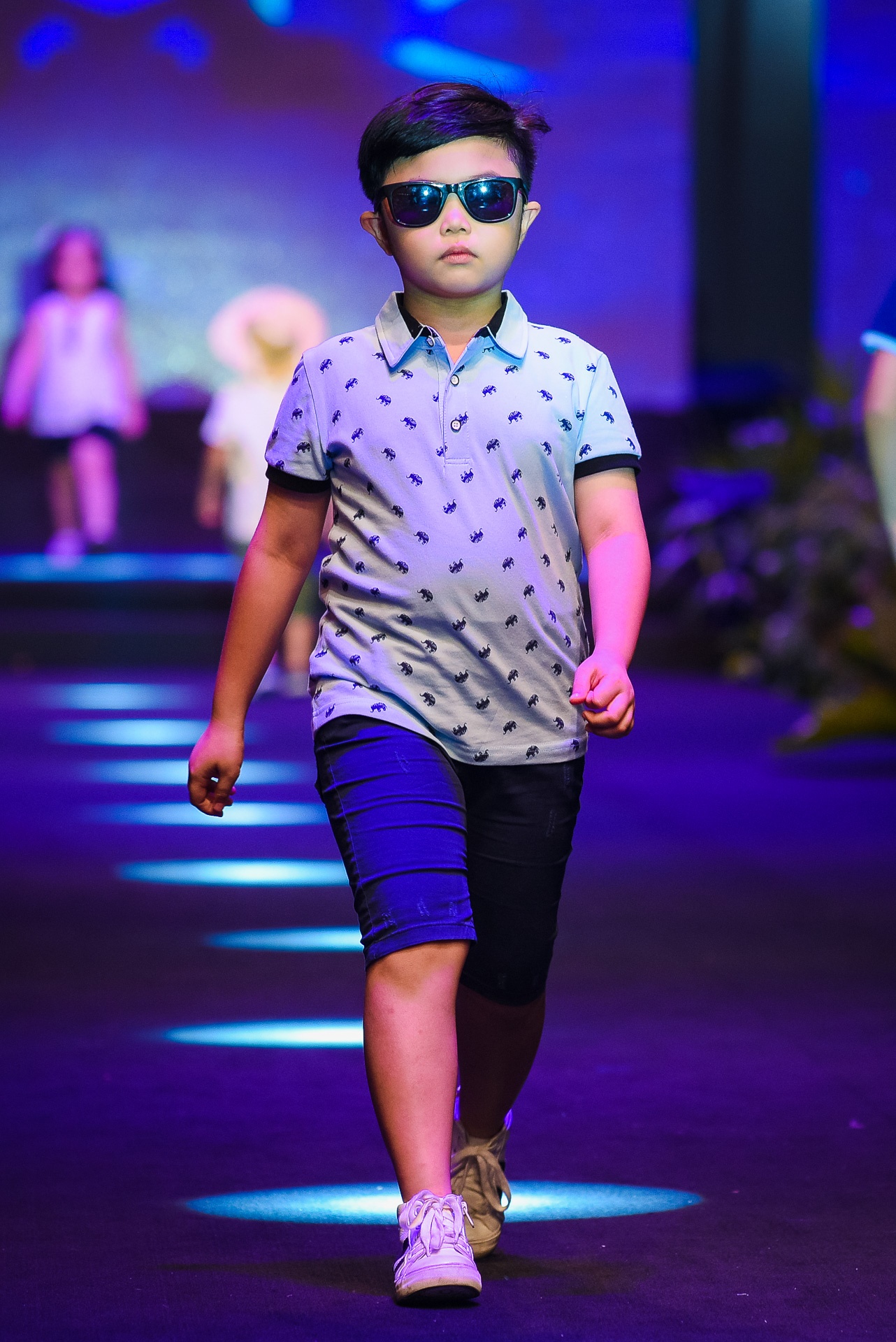 Con trai Truong Quynh Anh dien thoi trang anh 3