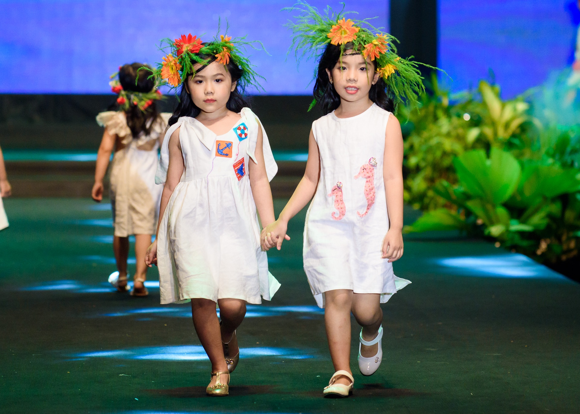 Thuý Hạnh cùng con gái diễn thời trang ảnh 3 Thuy Hanh cung con gai dien thoi trang anh 3