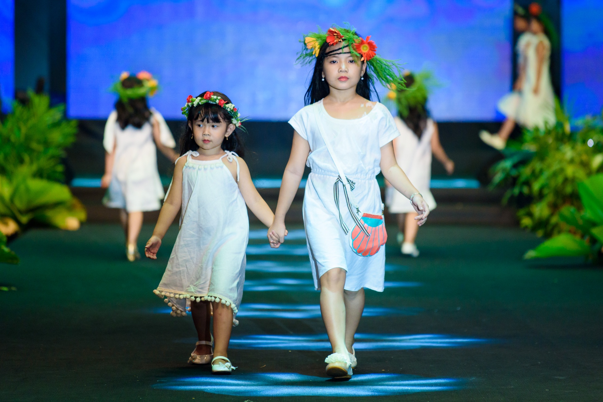 Thuý Hạnh cùng con gái diễn thời trang ảnh 4 Thuy Hanh cung con gai dien thoi trang anh 4