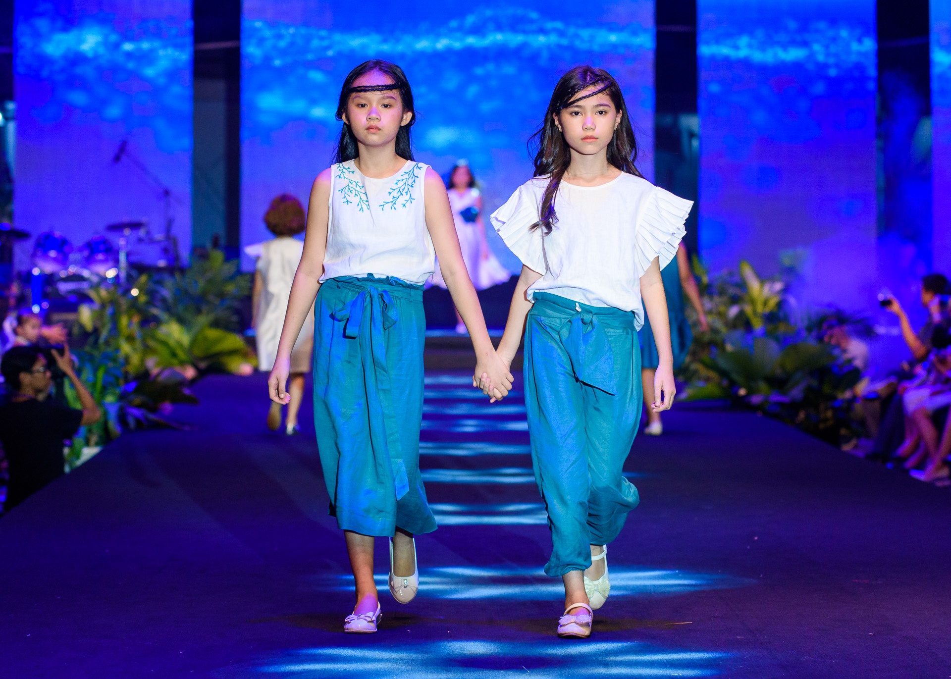 Thuý Hạnh cùng con gái diễn thời trang ảnh 7 Thuy Hanh cung con gai dien thoi trang anh 7