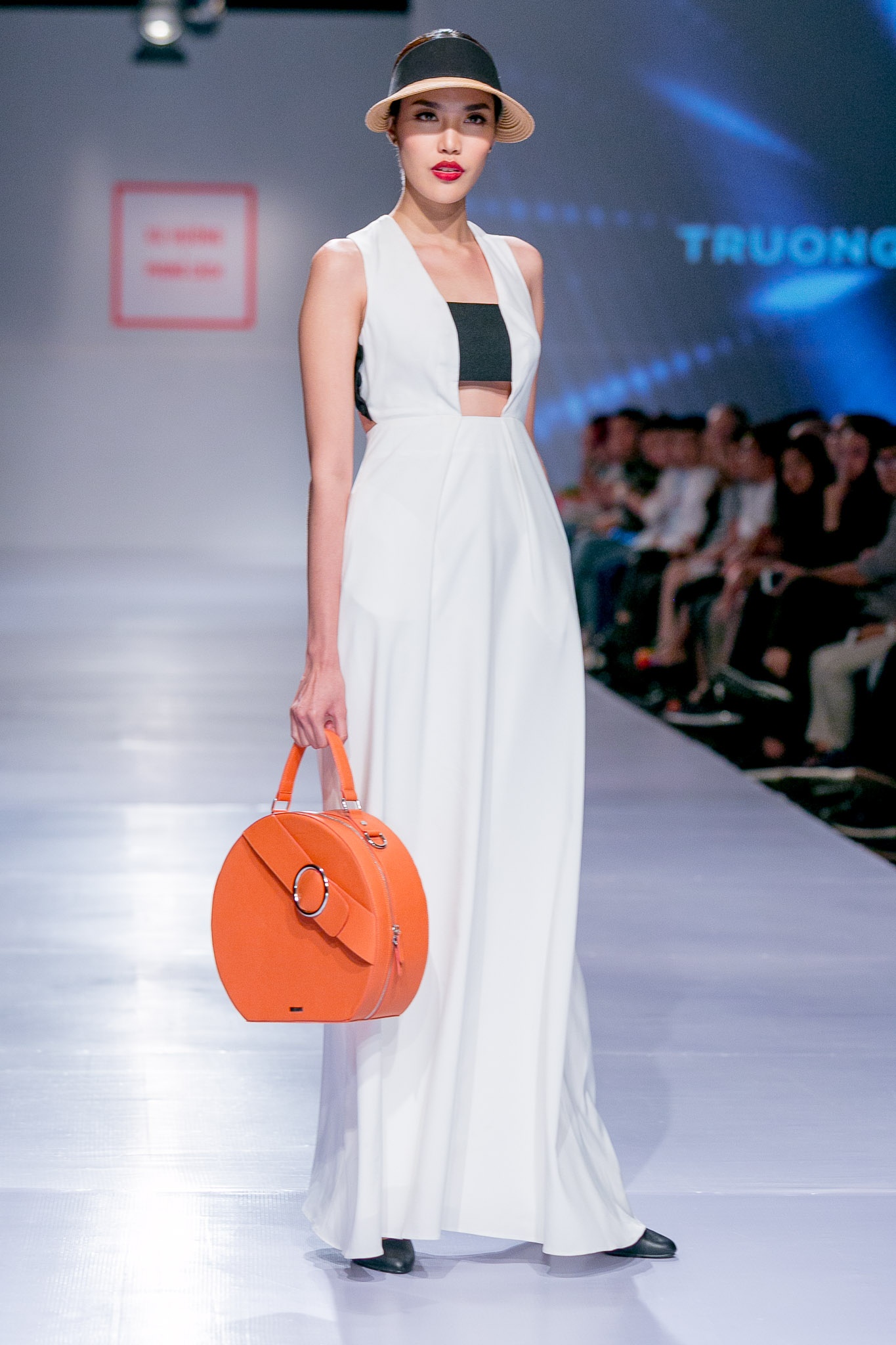 Lan Khue lam vedette anh 10