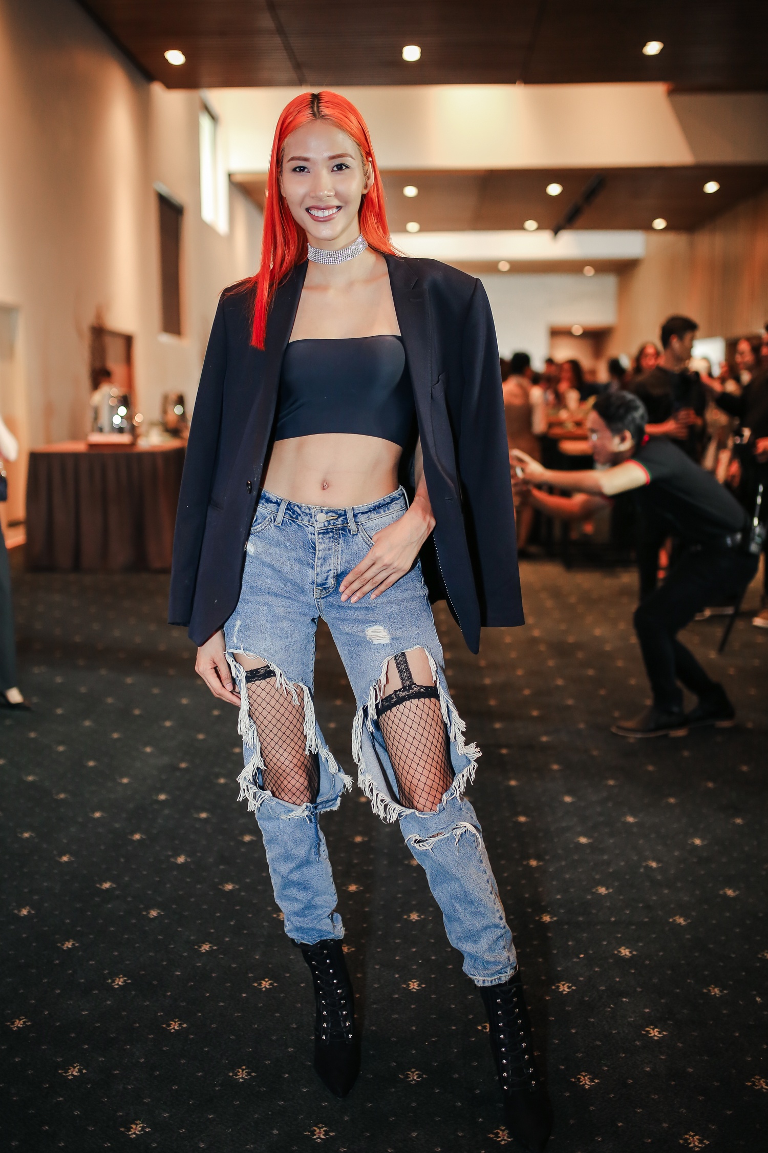 Hoang Thuy mac ca tinh o su kien anh 1