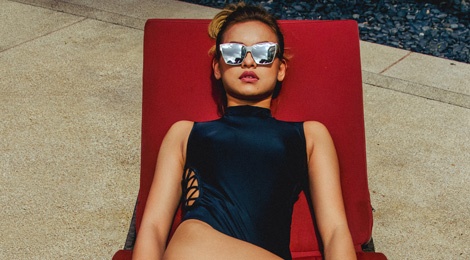 Mai Ngo dien ao tam mot manh quyen ru o ho boi hinh anh