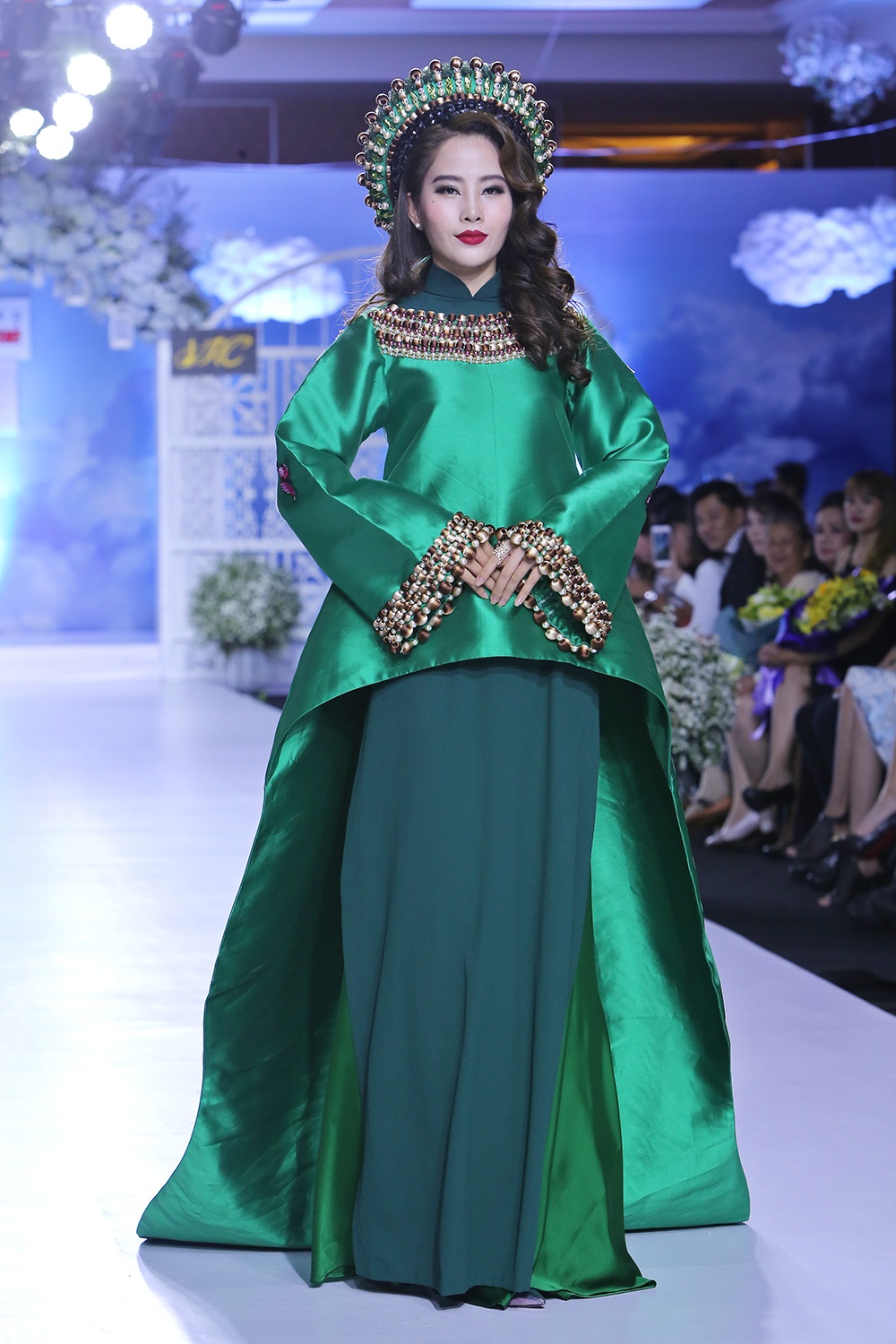 Nam Em,  Ngoc Duyen lam vedette anh 1