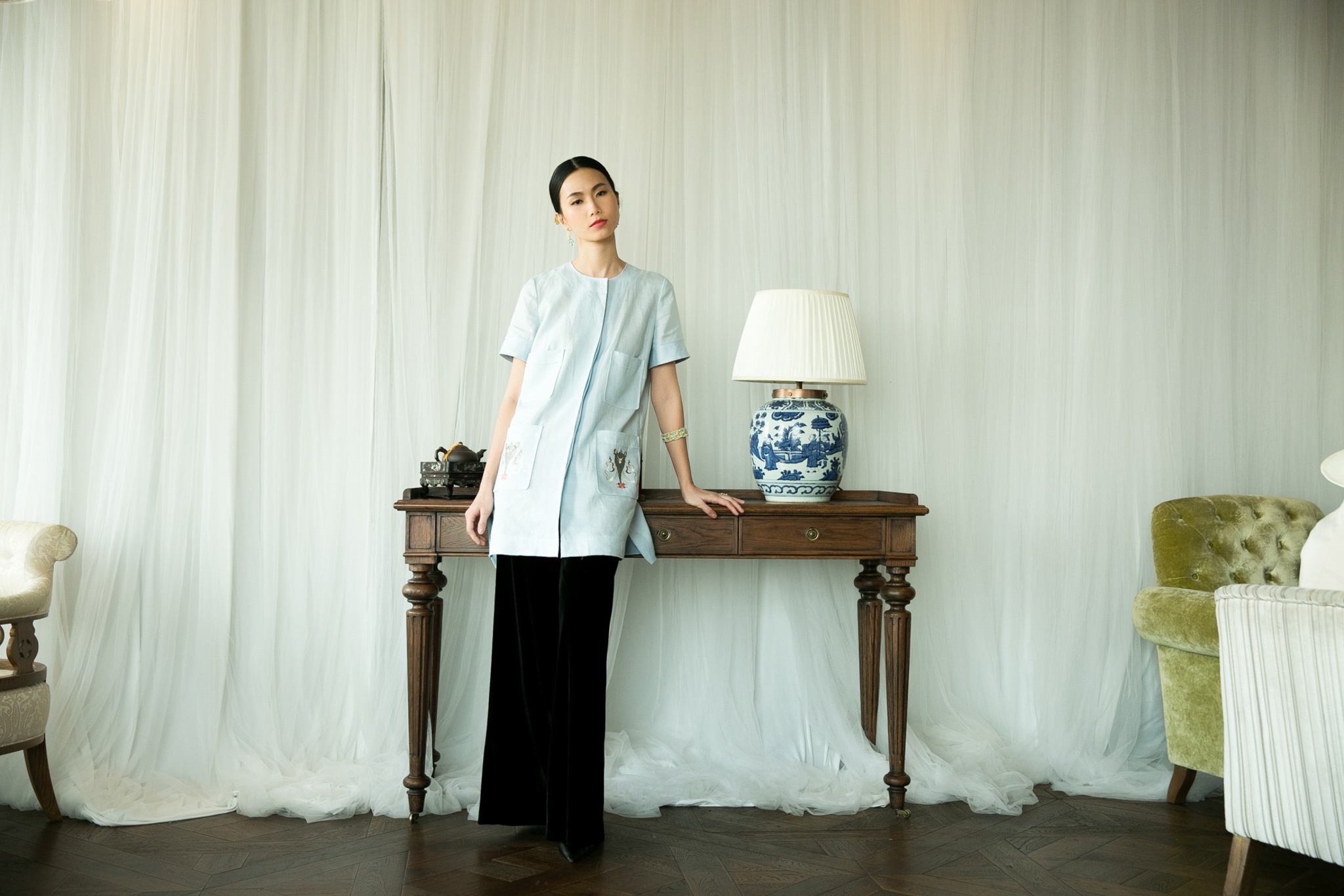 Dan my nhan o su kien anh 8