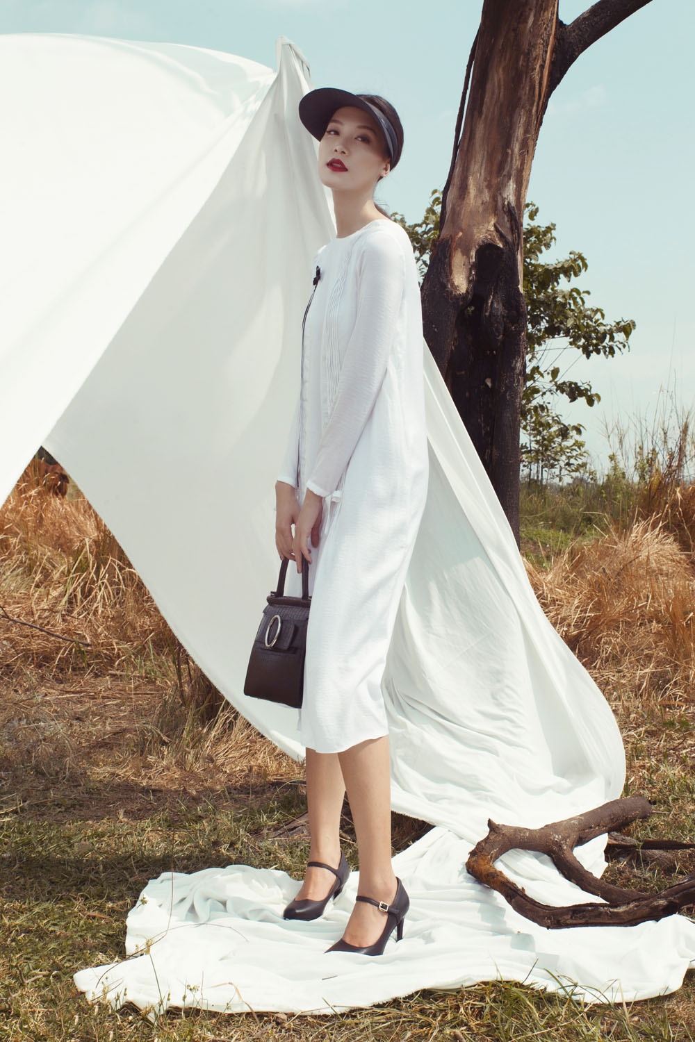 Hoa hau Thuy Dung mac dep dao pho cuoi tuan anh 2