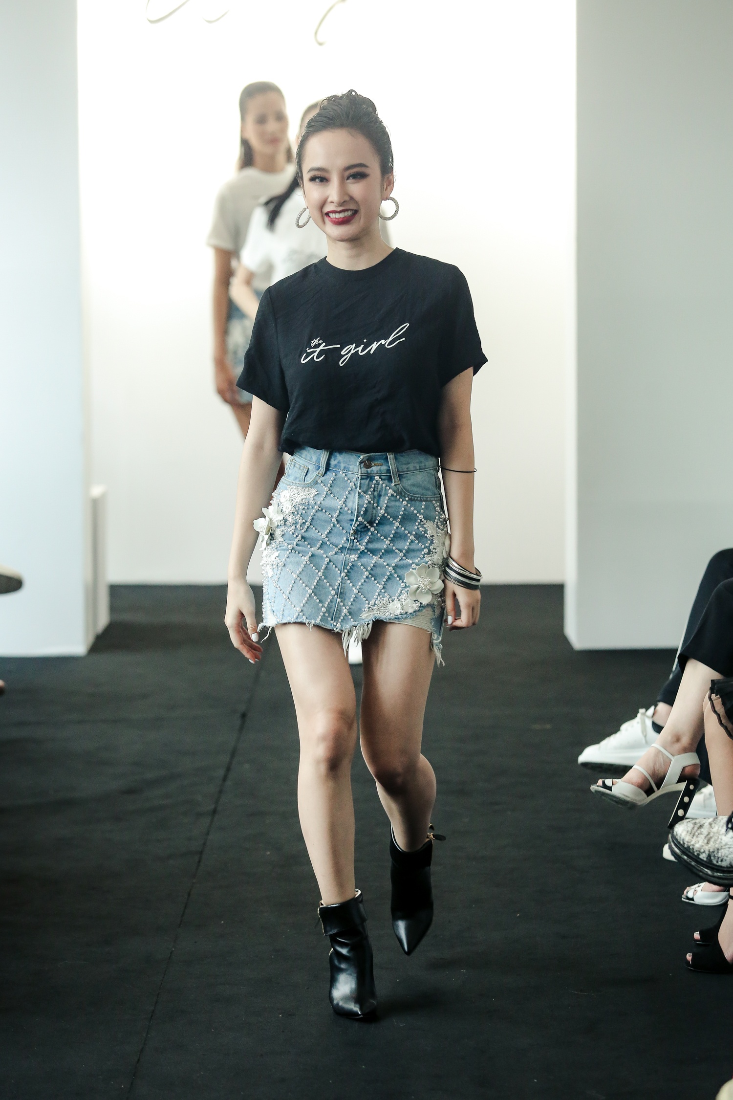 Phi Phuong Anh lam vedette show Phuong Trinh anh 11