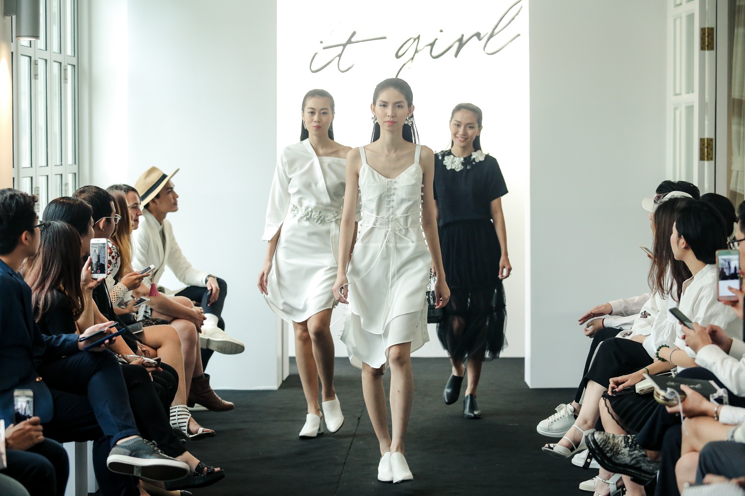 Phi Phuong Anh lam vedette show Phuong Trinh anh 4