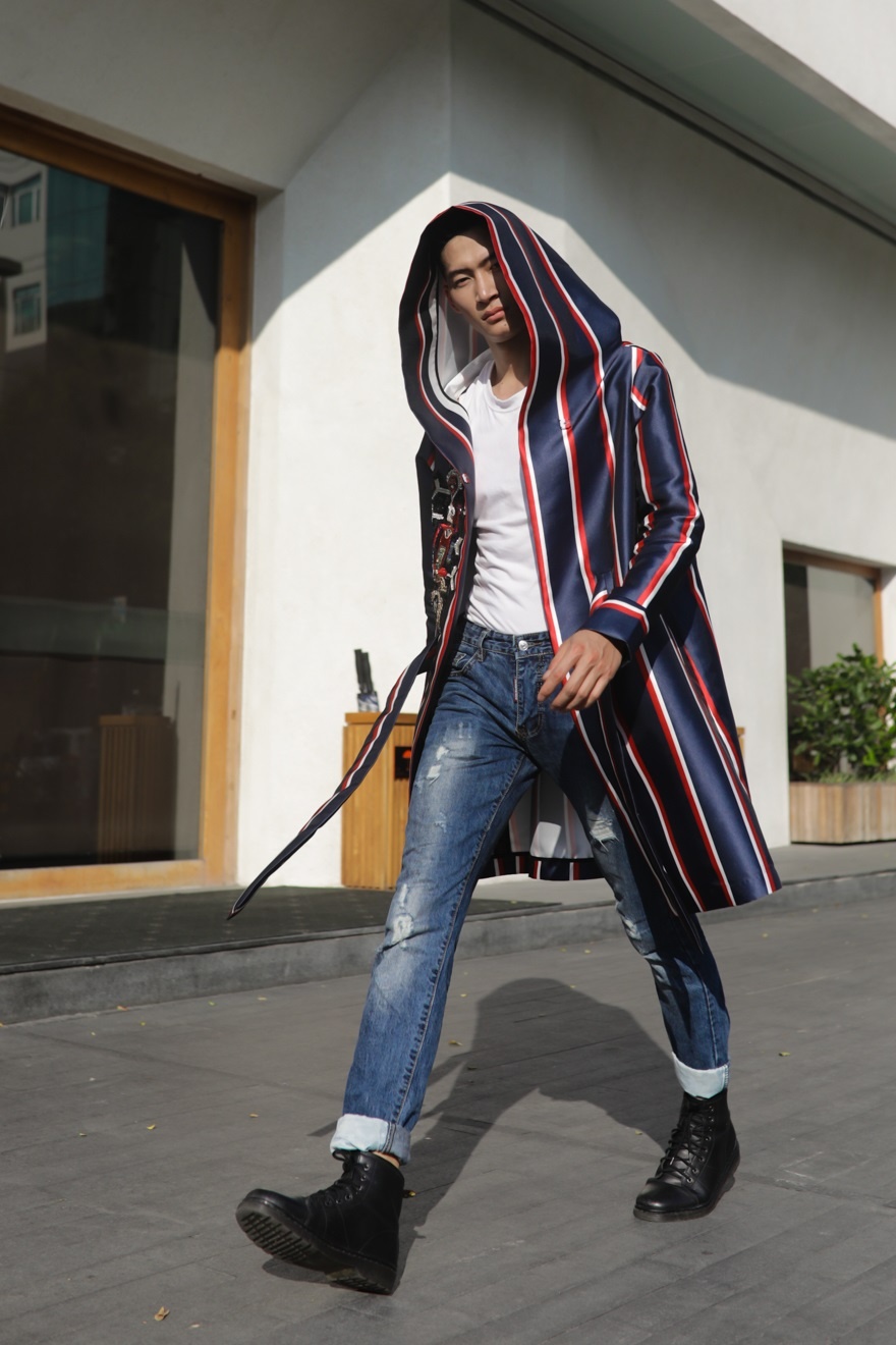 Phi Phuong Anh noi bat tren duong pho anh 10