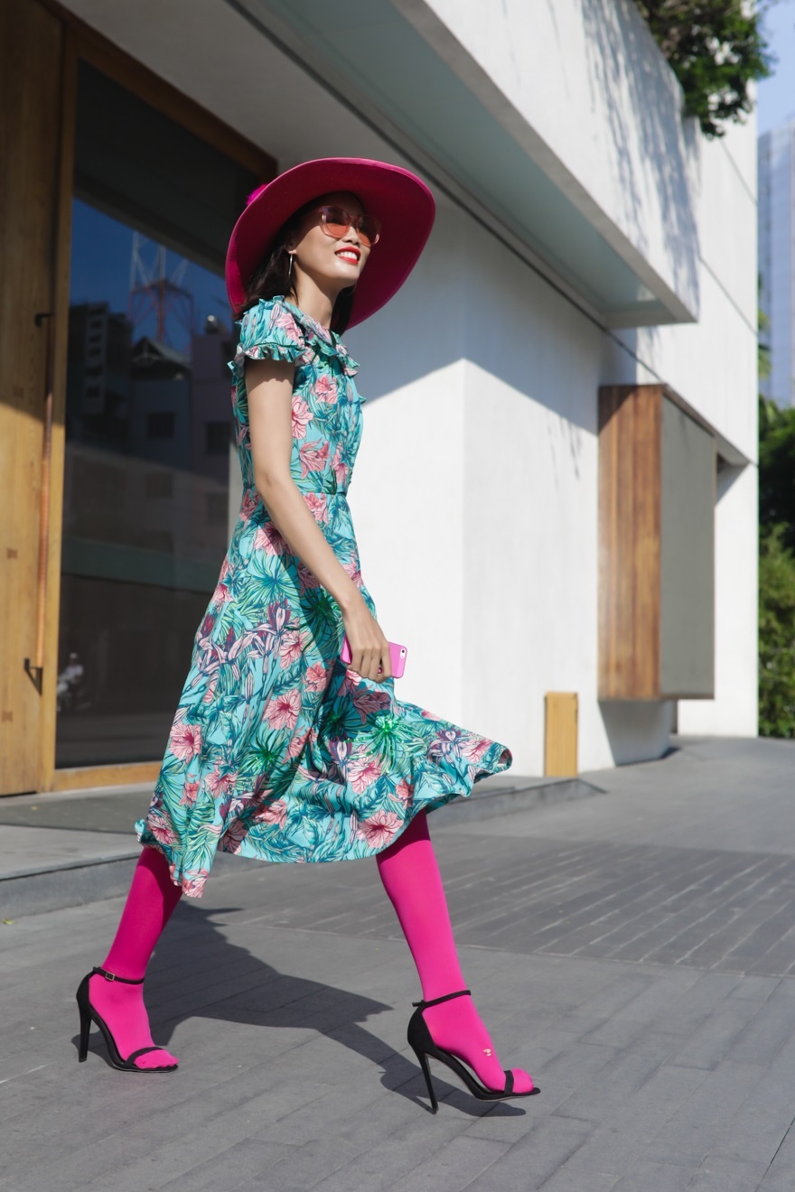 Phi Phuong Anh noi bat tren duong pho anh 11