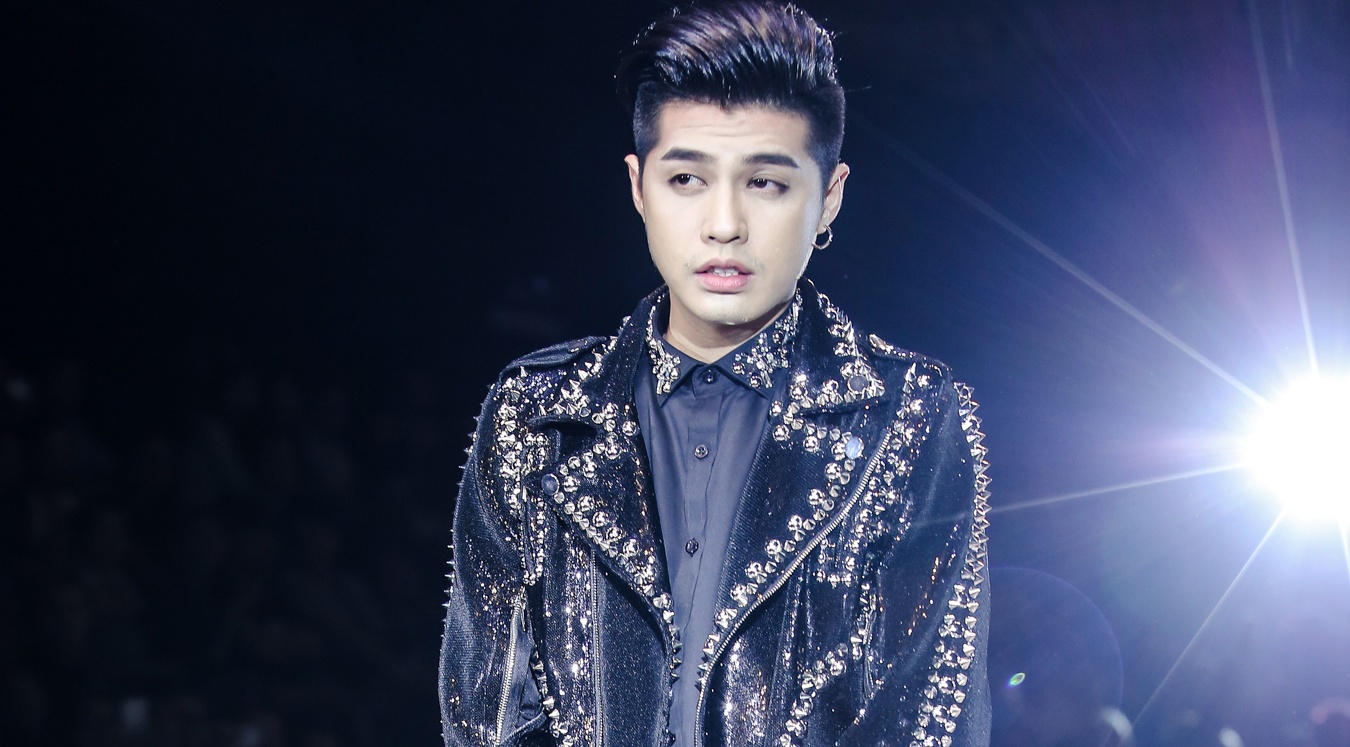 Noo Phuoc Thinh tu tin catwalk giua dan mau hinh anh