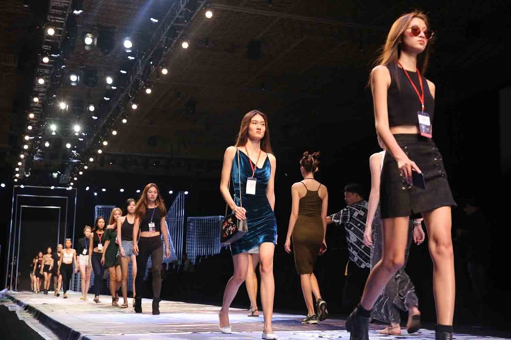Kỳ Duyên diễn ở Tuần lễ thời trang quốc tế VN ảnh 7 Ky Duyen dien o Tuan le thoi trang quoc te VN anh 7