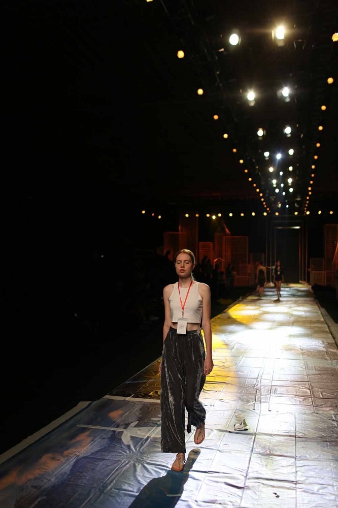 Kỳ Duyên diễn ở Tuần lễ thời trang quốc tế VN ảnh 3 Ky Duyen dien o Tuan le thoi trang quoc te VN anh 3