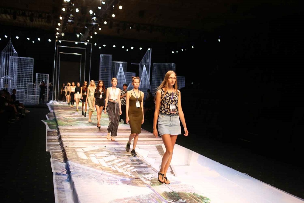 Kỳ Duyên diễn ở Tuần lễ thời trang quốc tế VN ảnh 5 Ky Duyen dien o Tuan le thoi trang quoc te VN anh 5
