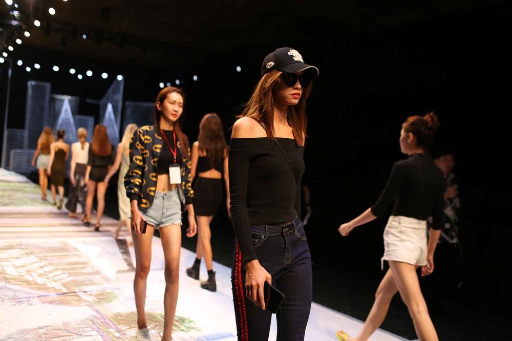 Kỳ Duyên diễn ở Tuần lễ thời trang quốc tế VN ảnh 6 Ky Duyen dien o Tuan le thoi trang quoc te VN anh 6