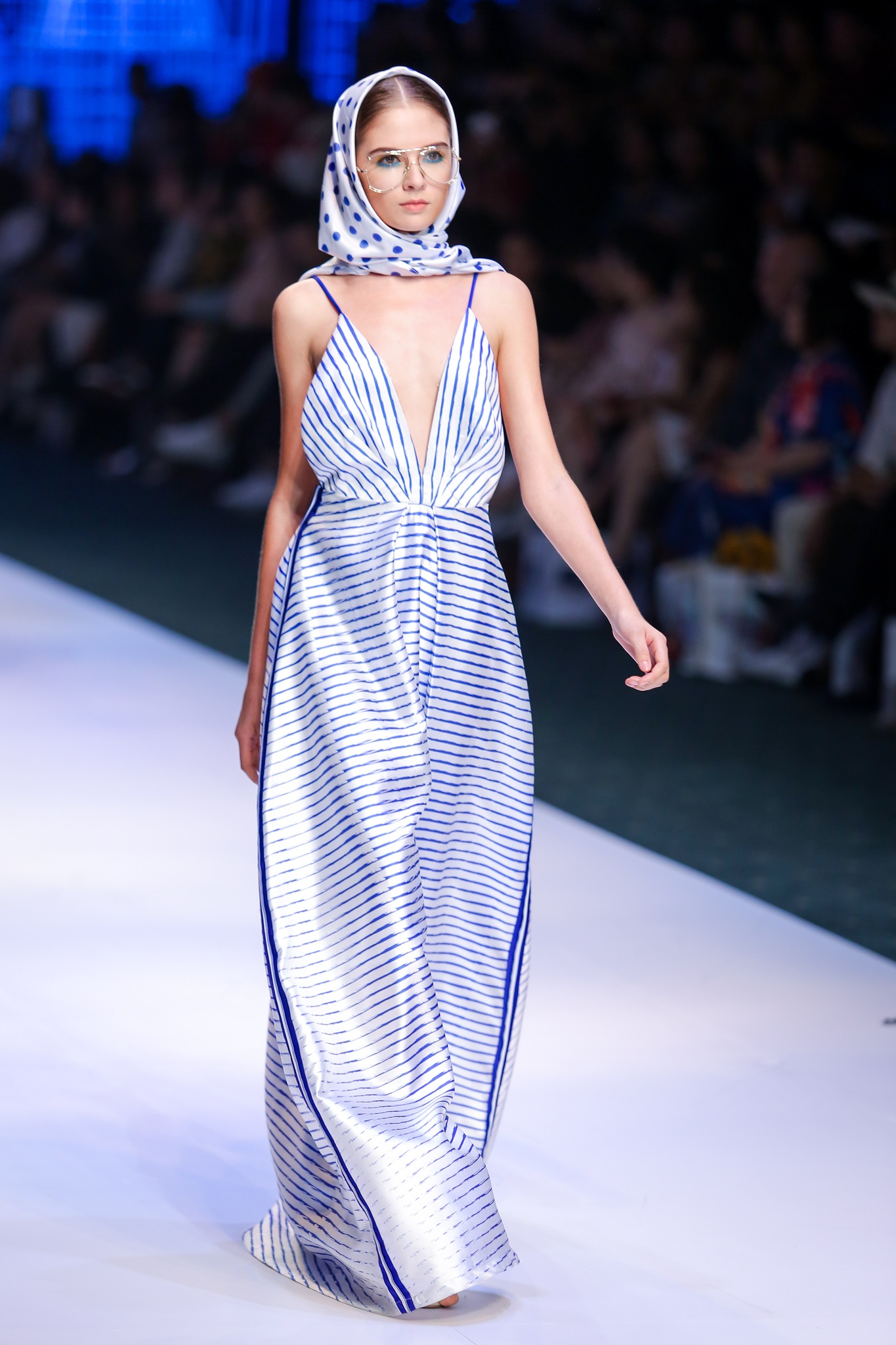 Ha Anh sai buoc o Tuan le thoi trang anh 8