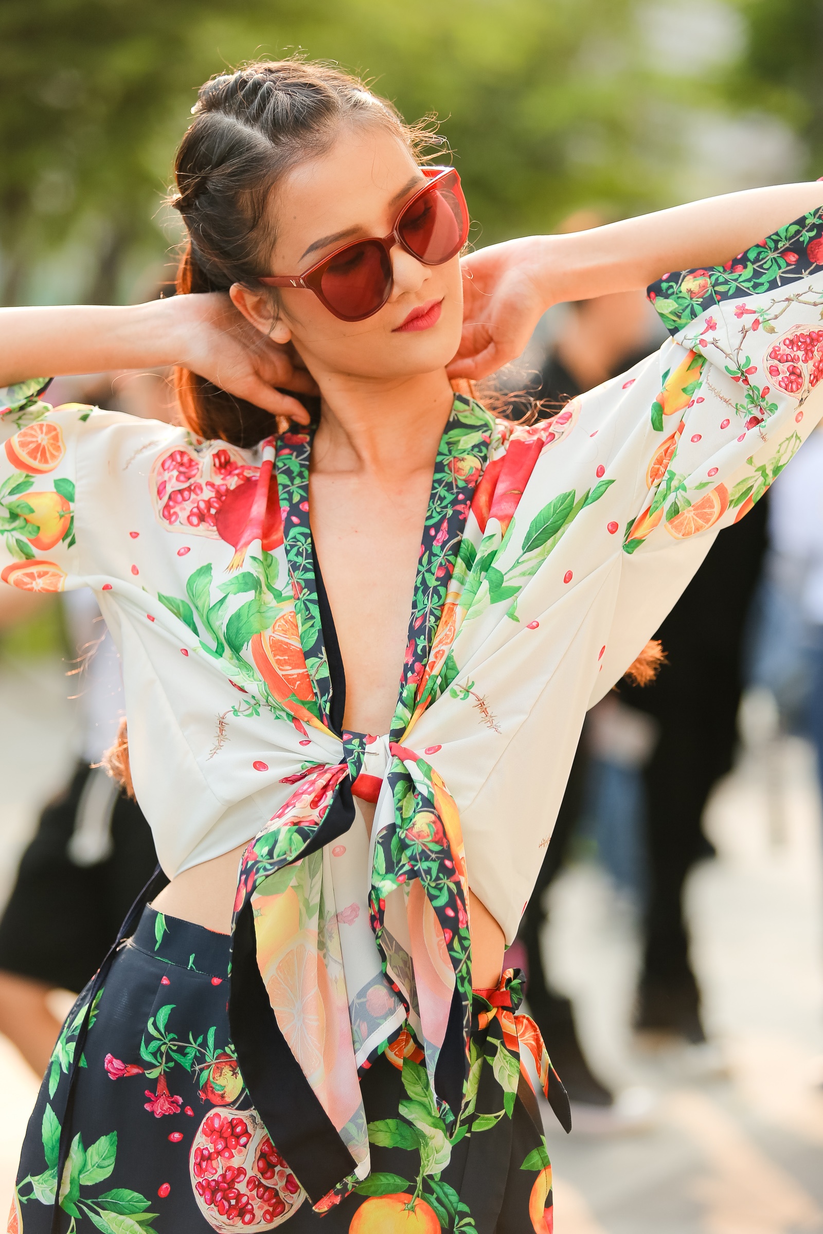 Street style mau sac song dong o Tuan le thoi tran anh 3