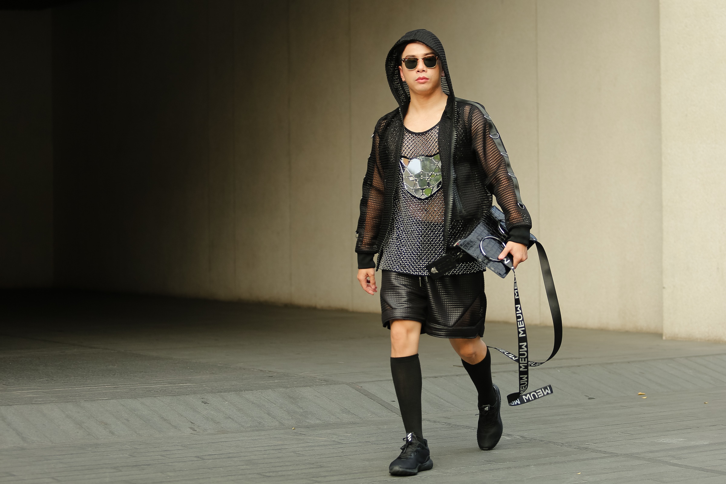 Street style mau sac song dong o Tuan le thoi tran anh 12