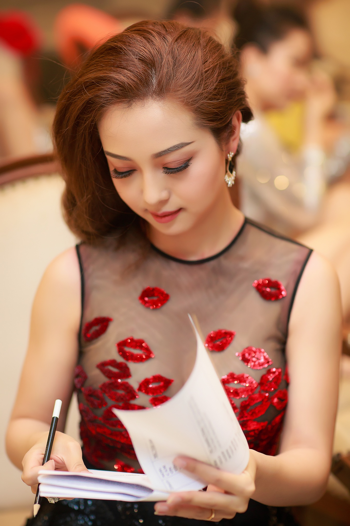 Jennifer Pham hoi ngo Quang Dung anh 3