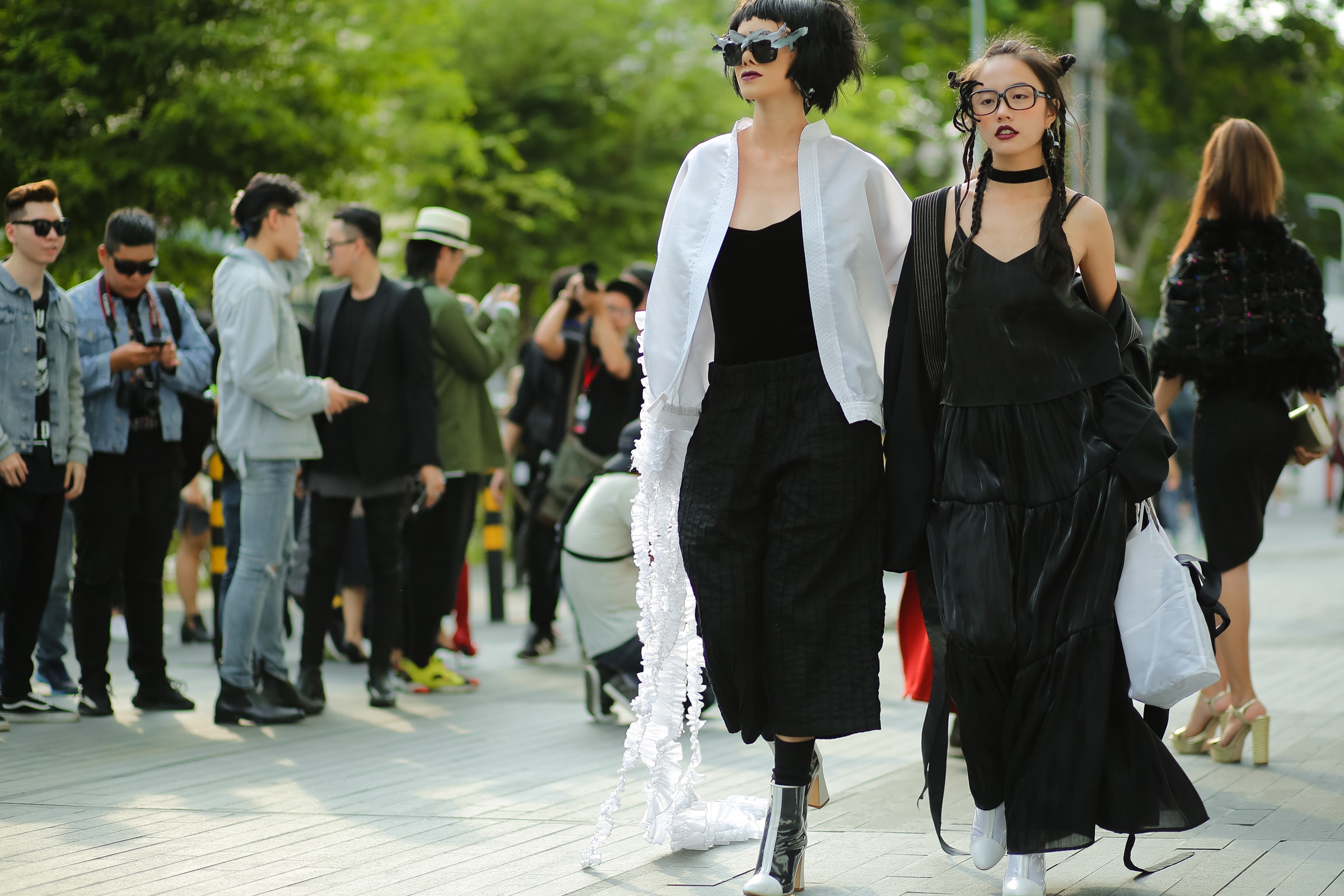 Chan dai Viet an van noi loan anh 1