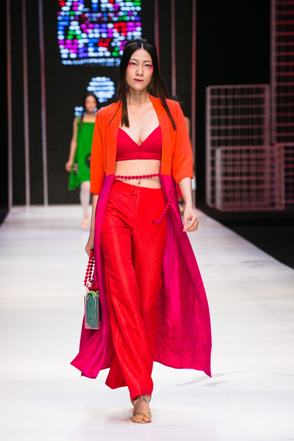 Vo Hoang Yen lam vedette du da giai nghe anh 10