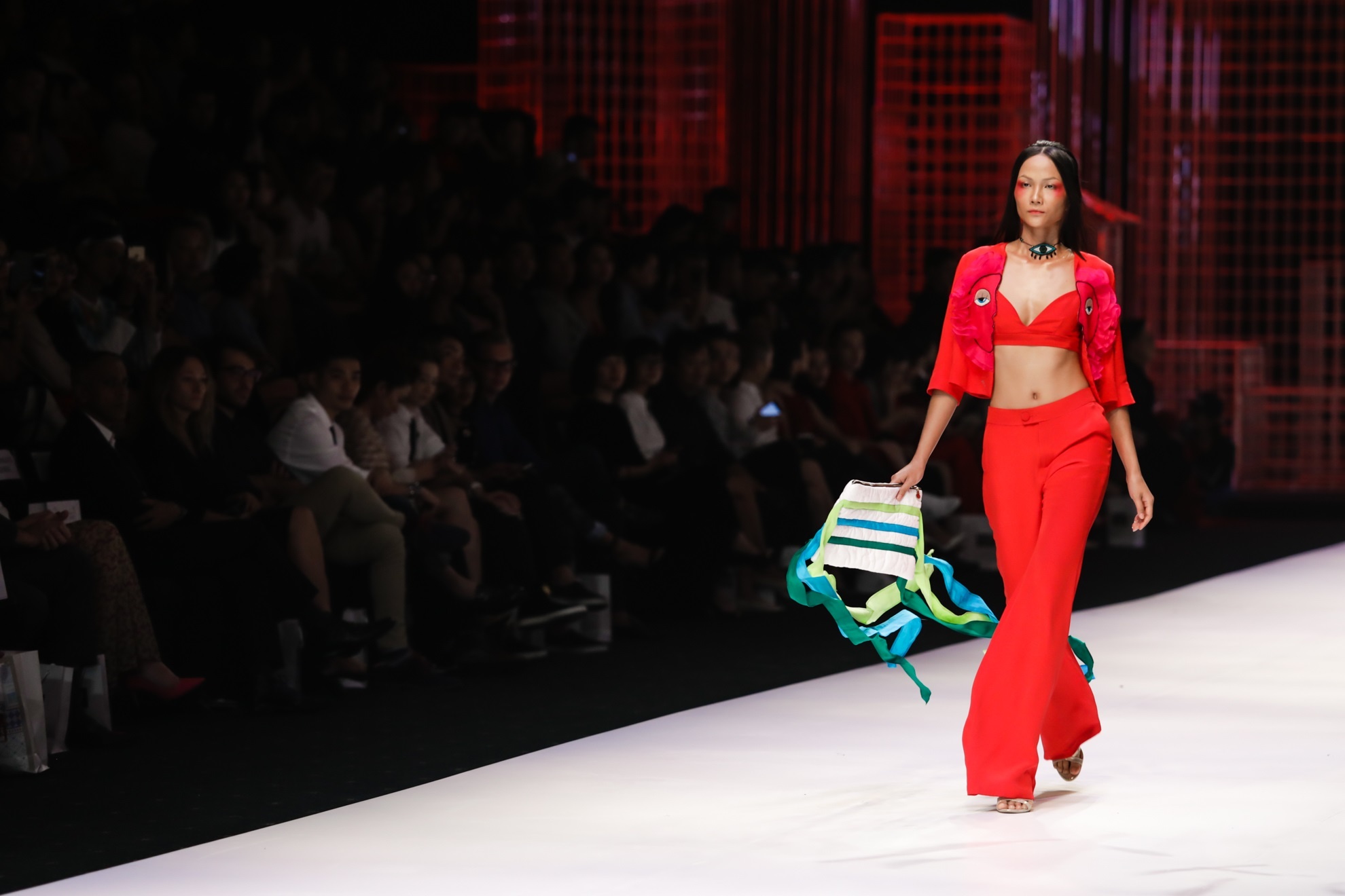 Vo Hoang Yen lam vedette du da giai nghe anh 6