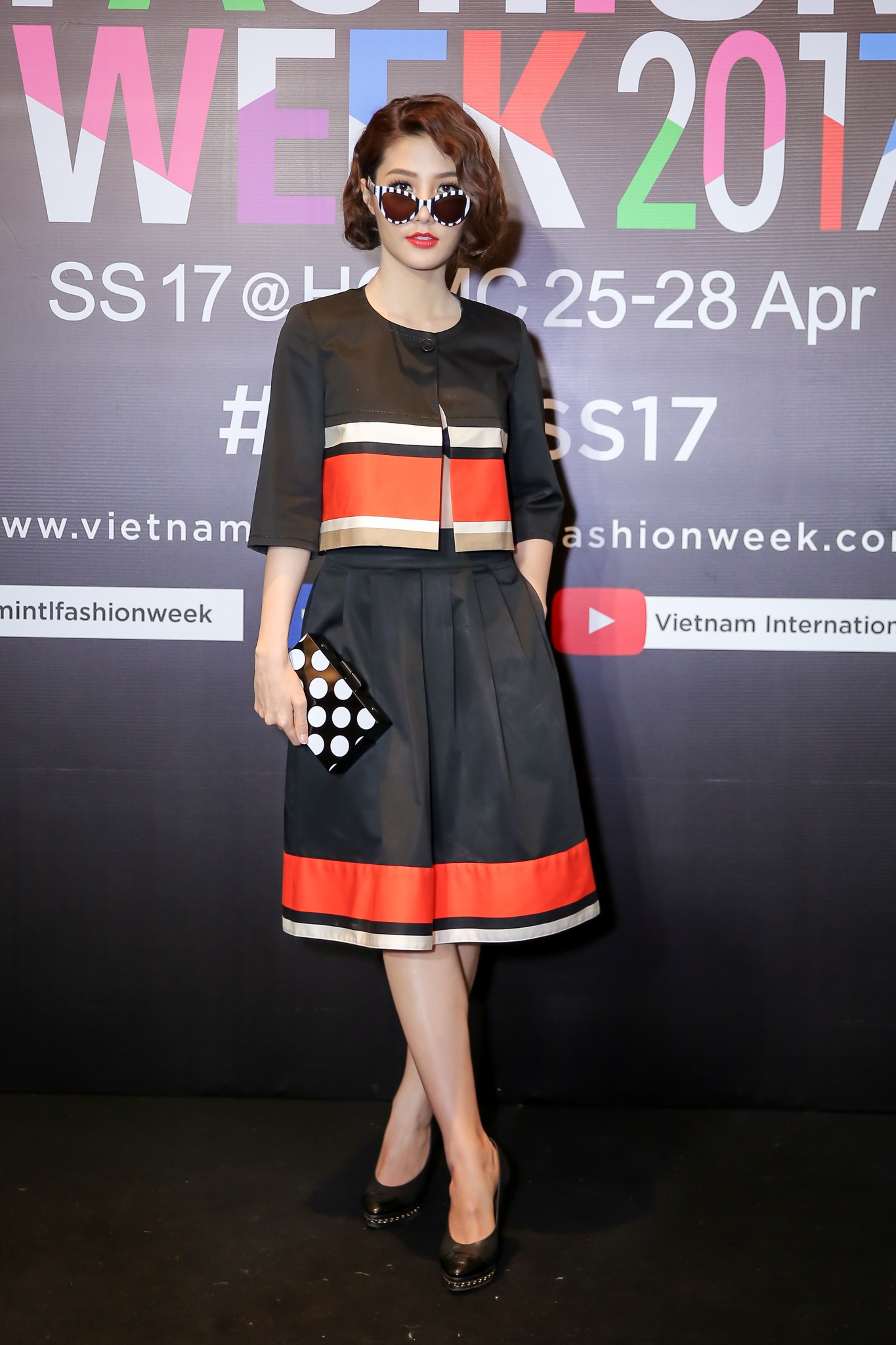 Bo me chong Tang Thanh Ha di xem thoi trang anh 4