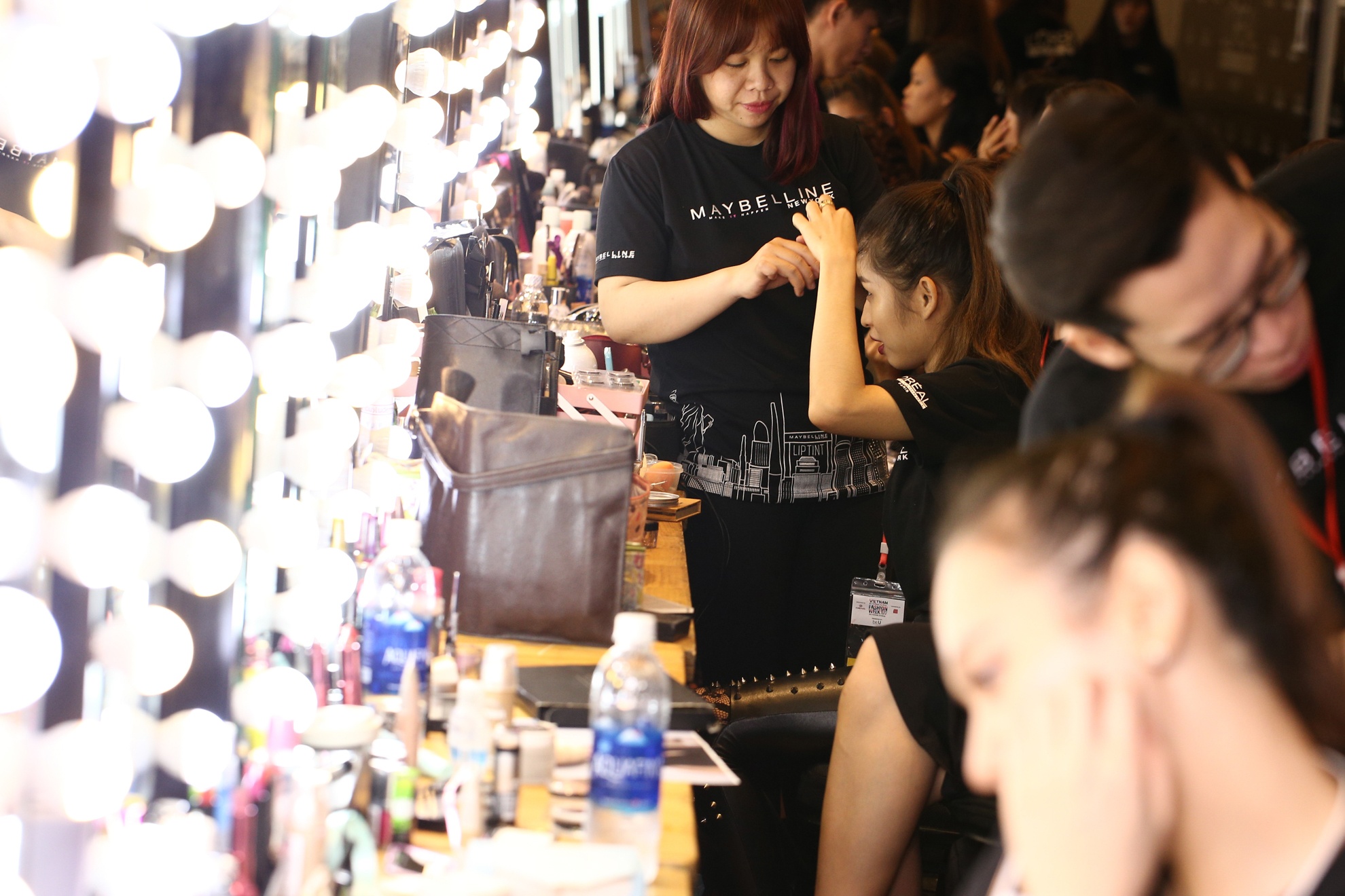 Tuan le thoi trang lang xe trang diem mau nong anh 10