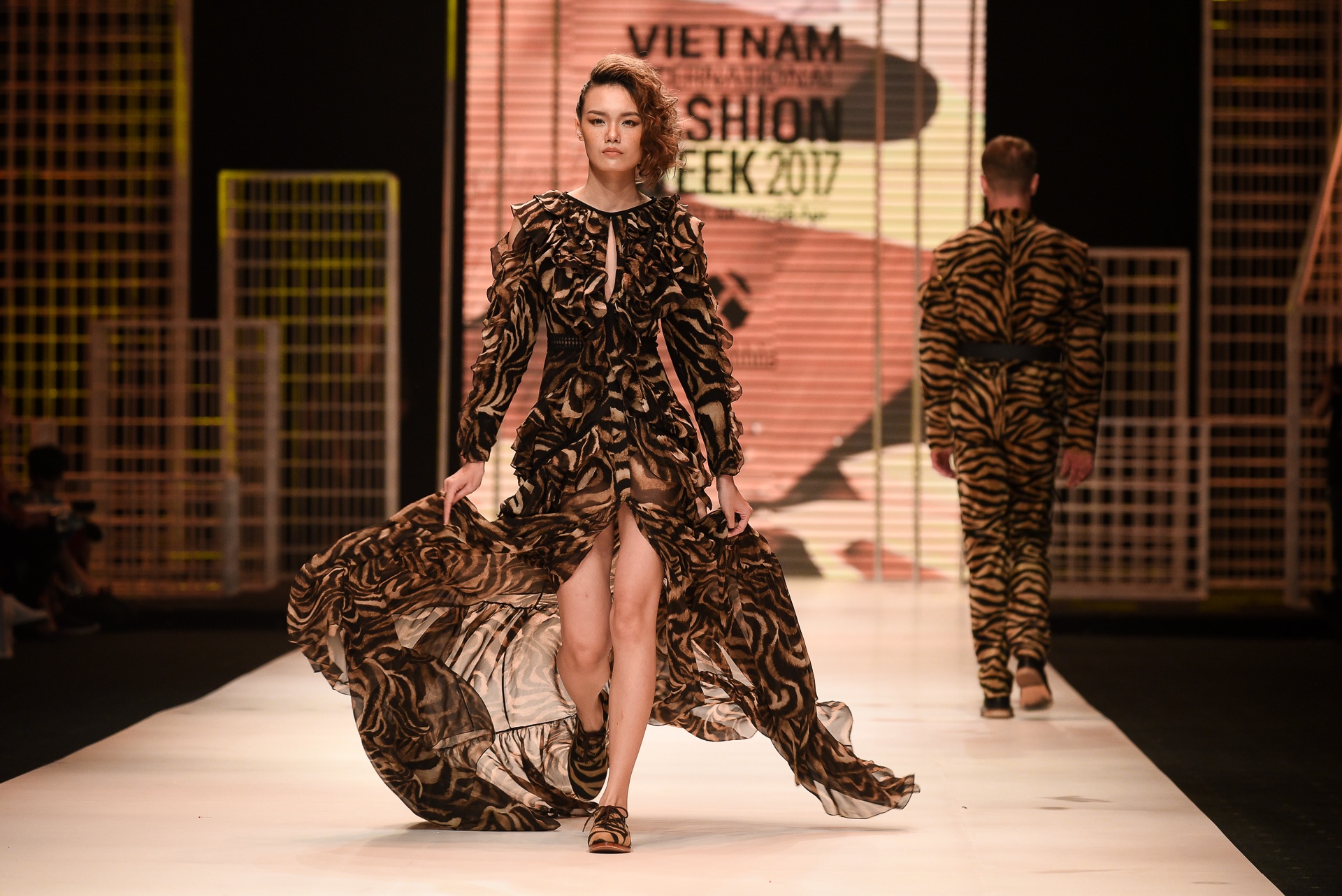 show Lê Thanh Hòa ở Tuần lễ thời trang Việt Nam ảnh 10 show Le Thanh Hoa o Tuan le thoi trang Viet Nam anh 10