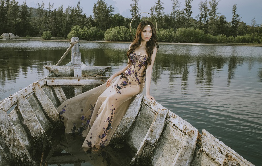 Lan Khuê chụp ảnh trên sông nước ảnh 5 Lan Khue chup anh tren song nuoc anh 5